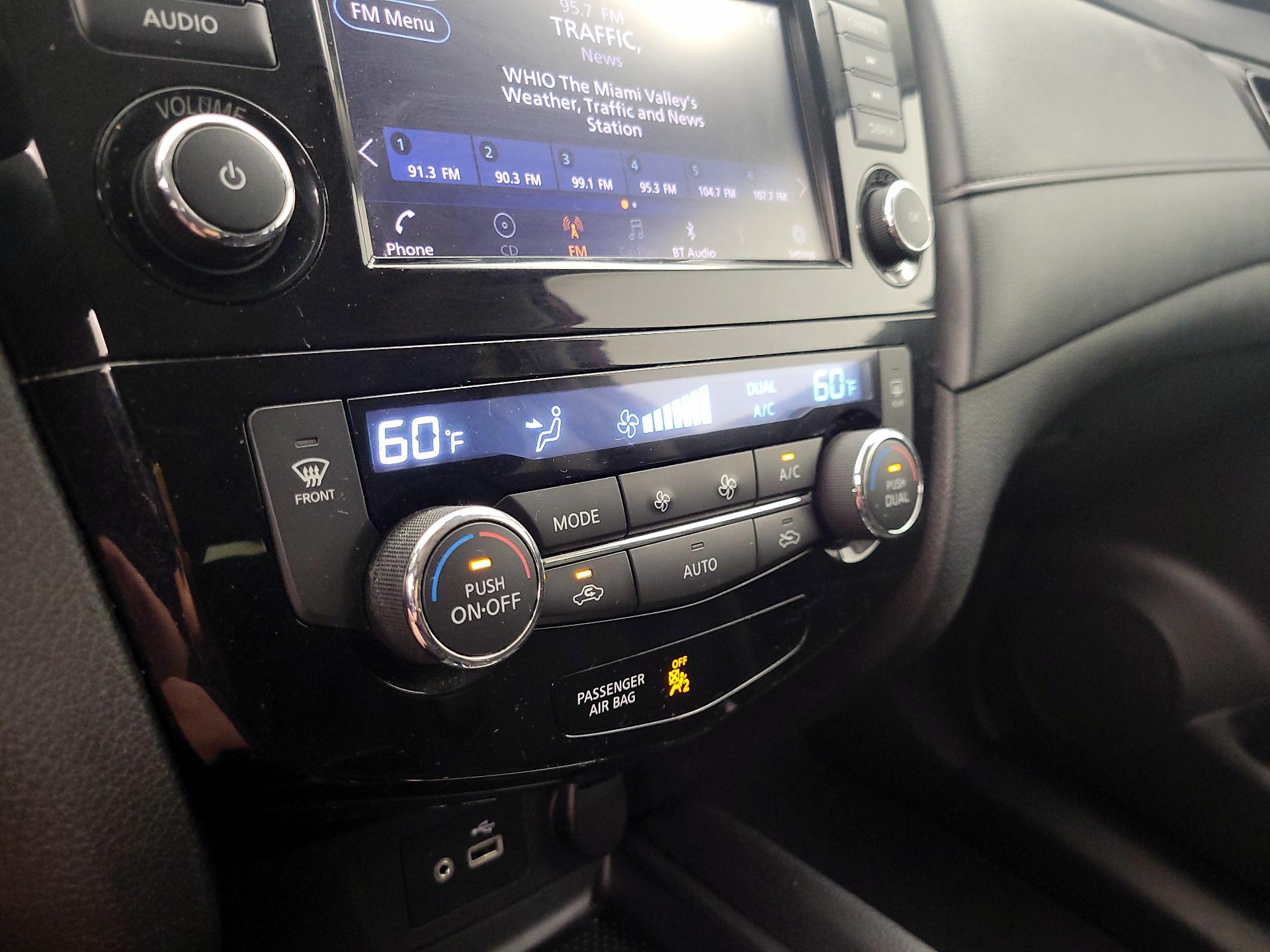 Thumbnail: 2019 Nissan Rogue - 16