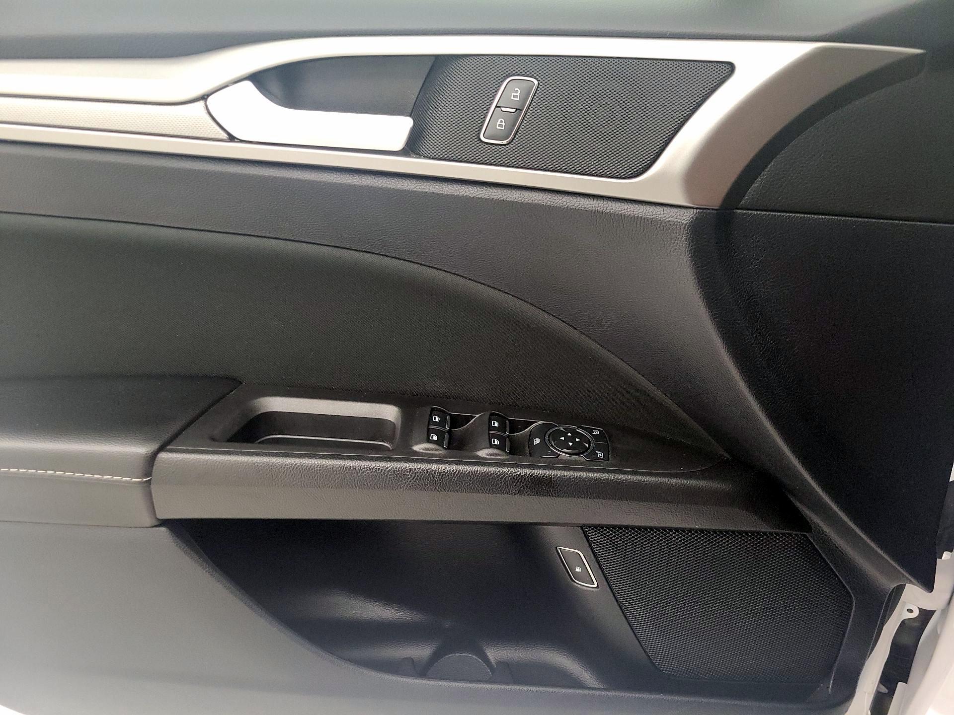 Thumbnail: 2020 Ford Fusion - 12