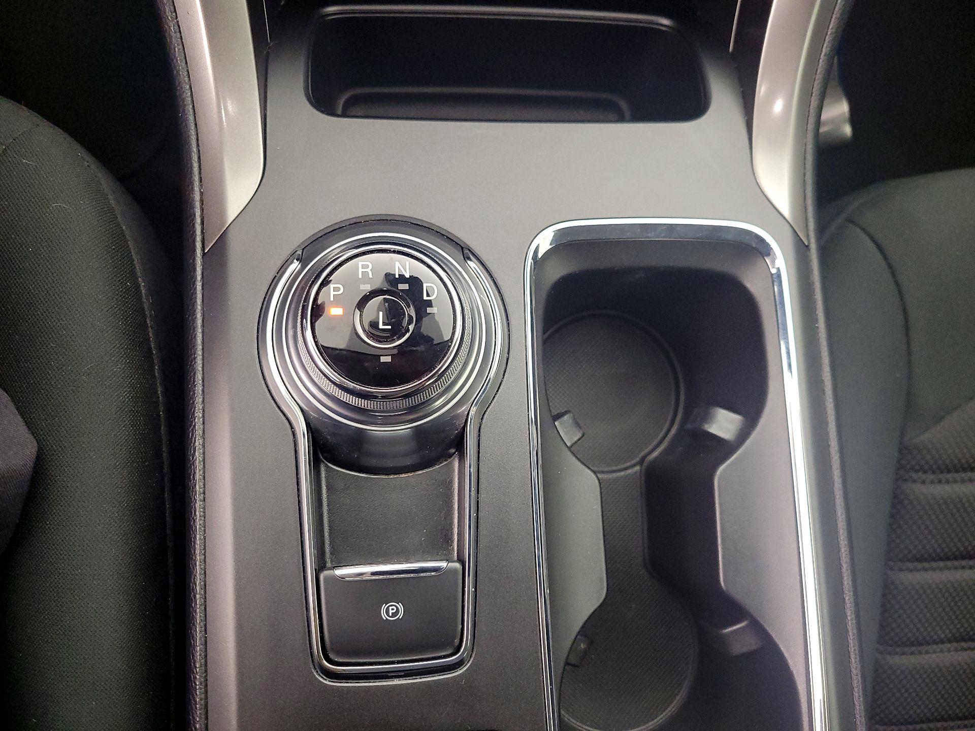 Thumbnail: 2020 Ford Fusion - 16