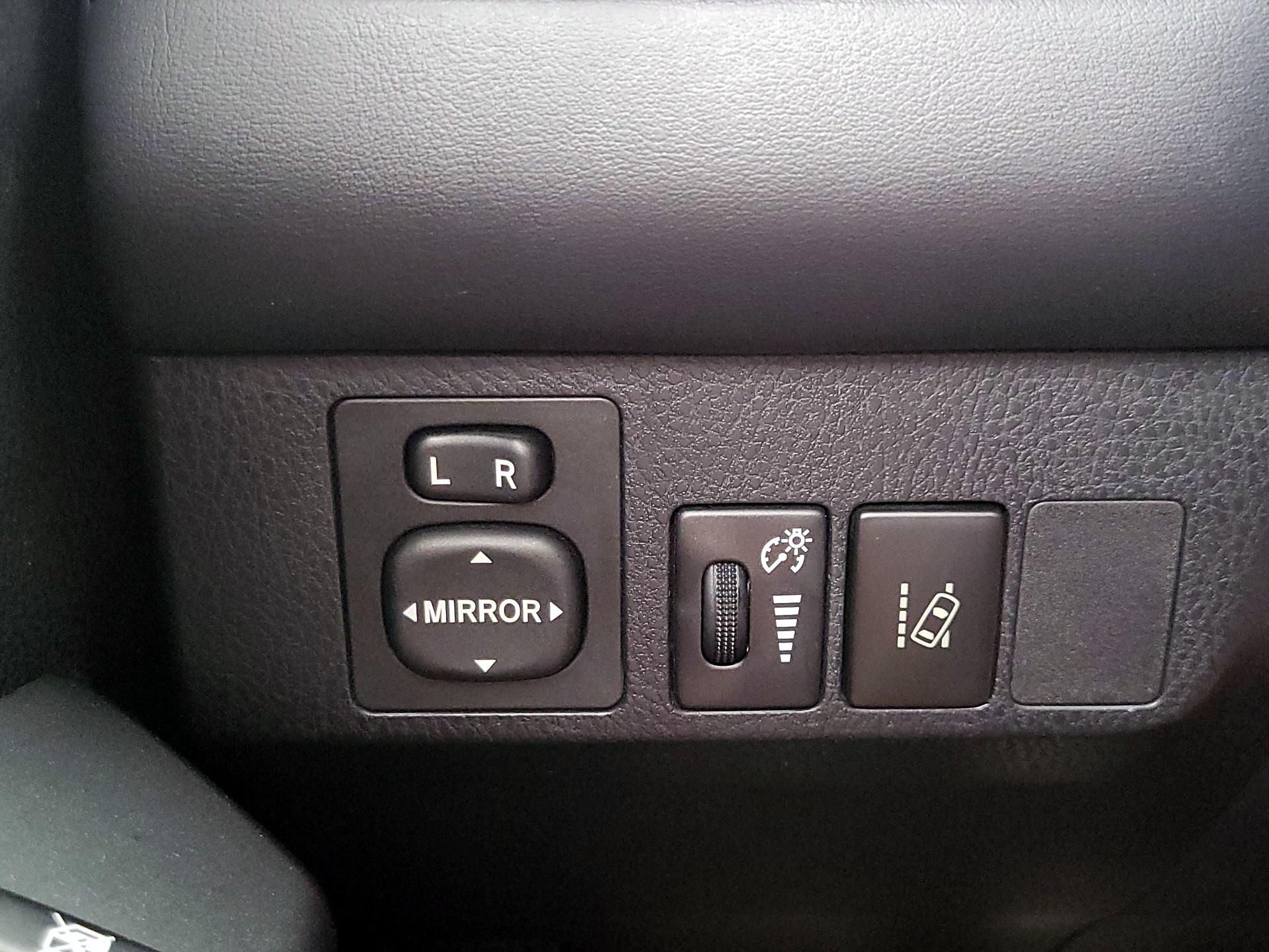 Thumbnail: 2017 Toyota RAV4 - 13