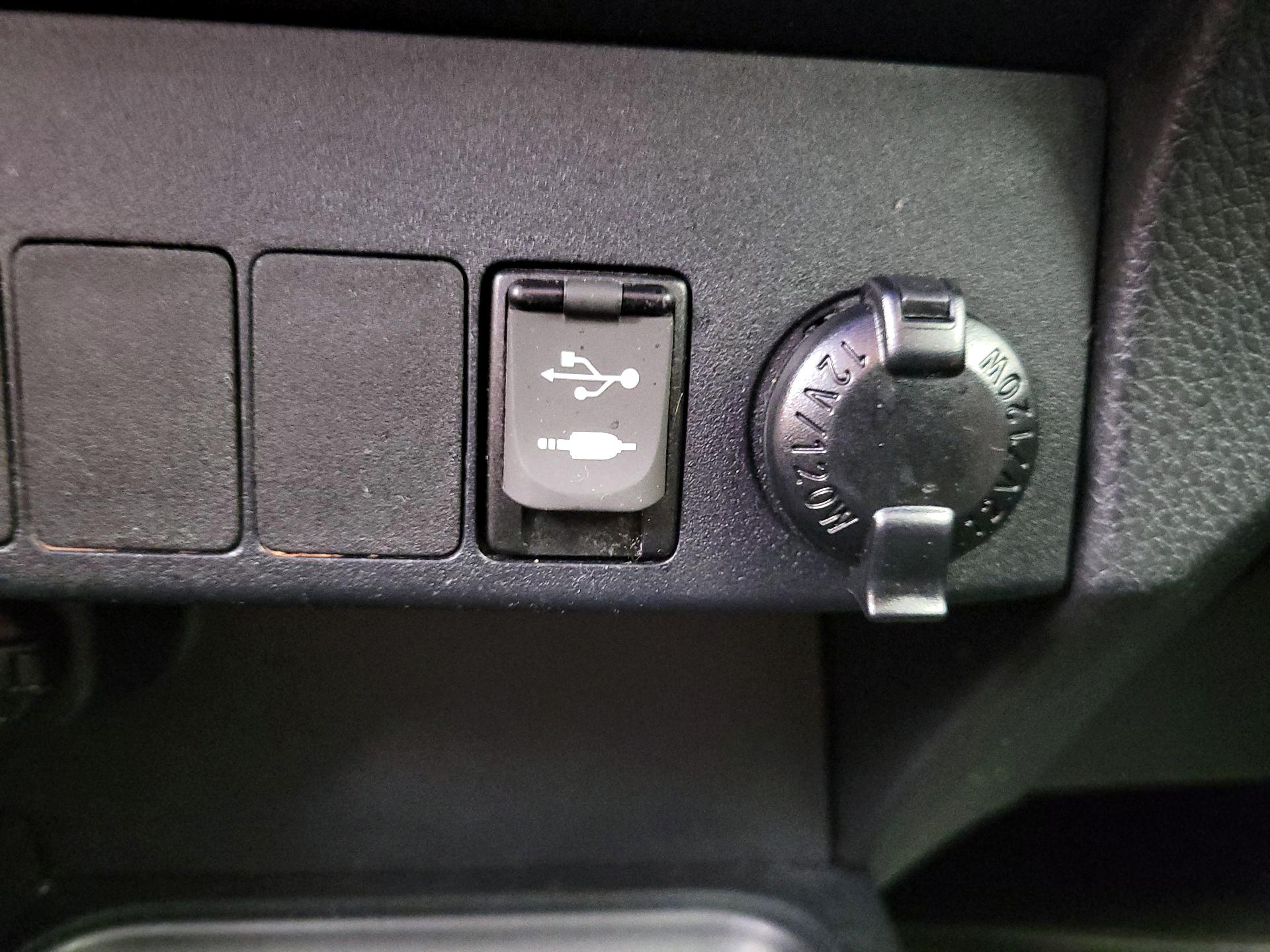 Thumbnail: 2017 Toyota RAV4 - 18