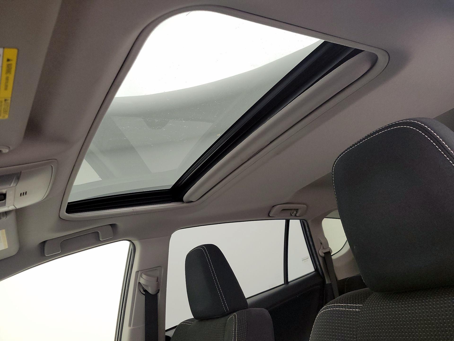 Thumbnail: 2017 Toyota RAV4 - 19