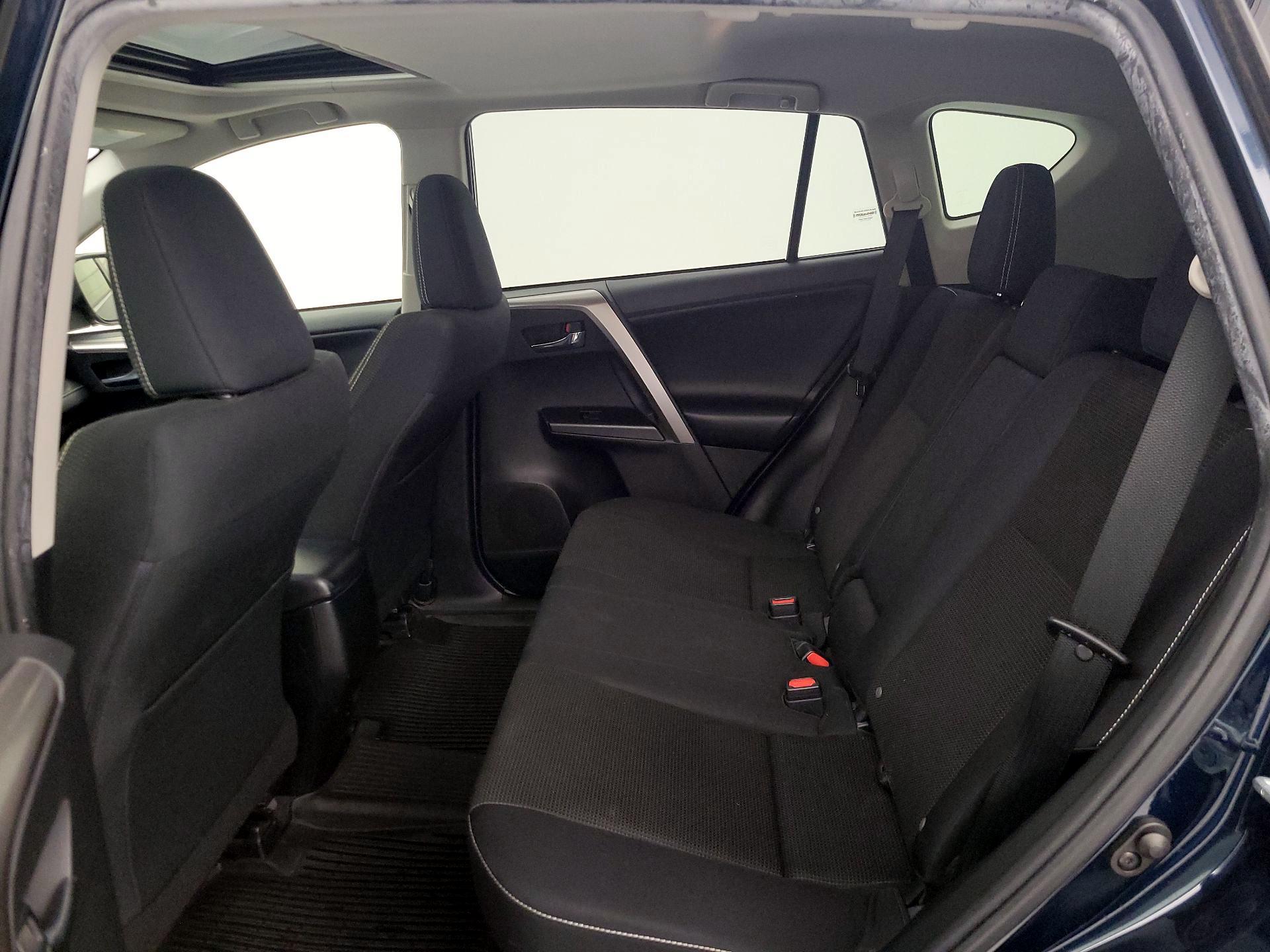 Thumbnail: 2017 Toyota RAV4 - 20
