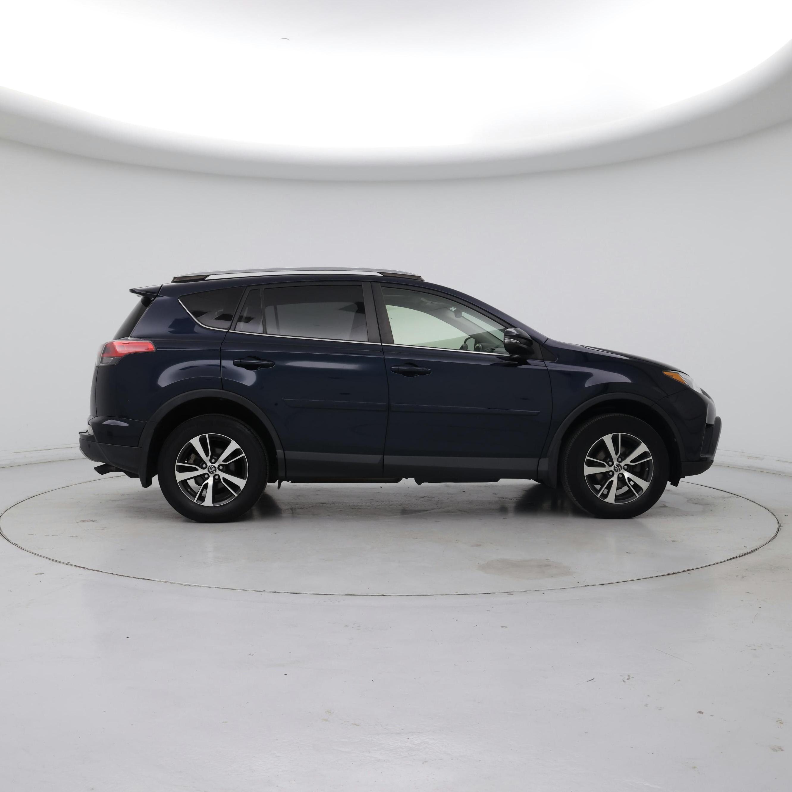 Thumbnail: 2017 Toyota RAV4 - 7