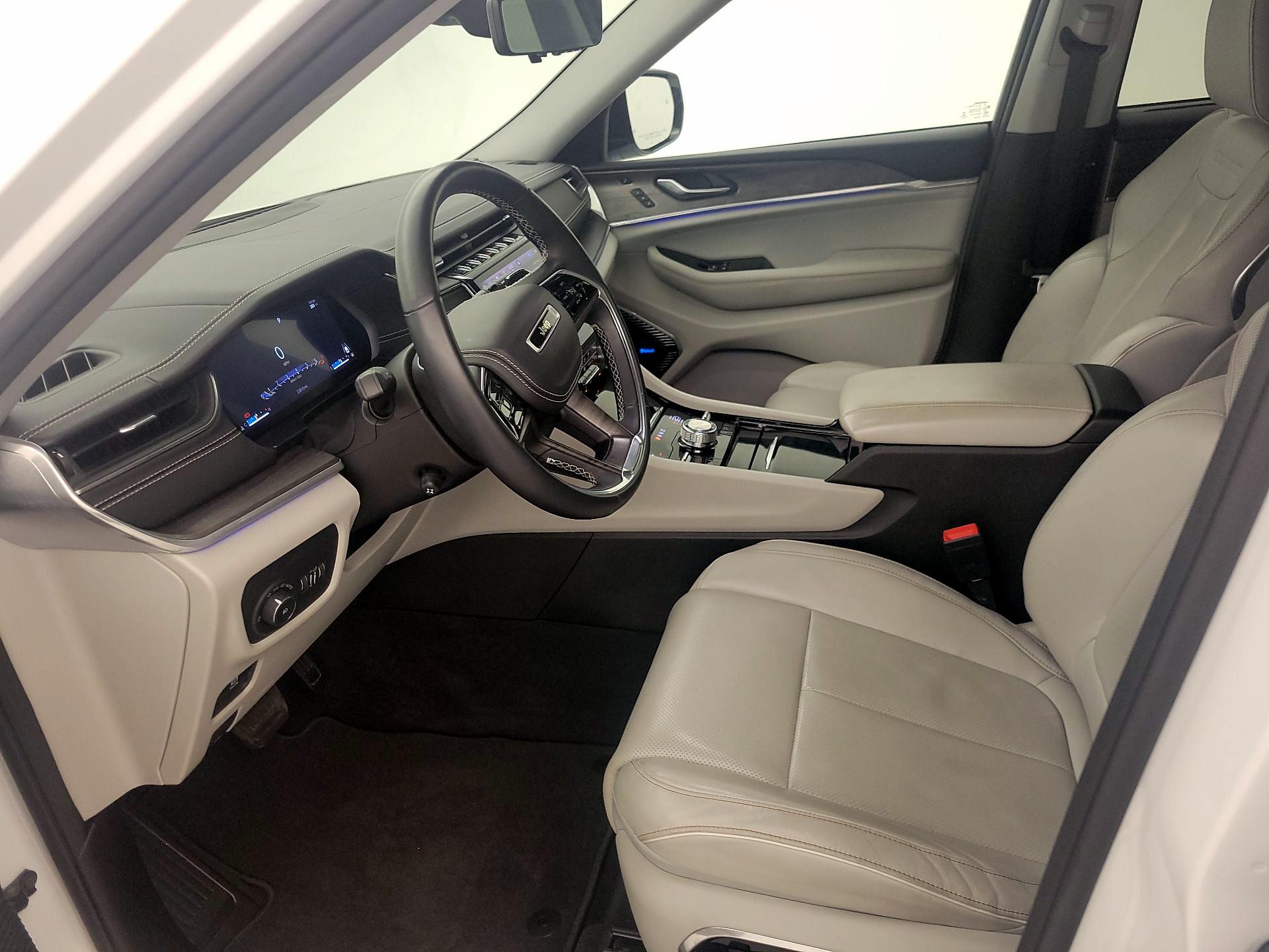 Thumbnail: 2022 Jeep Grand Cherokee - 11