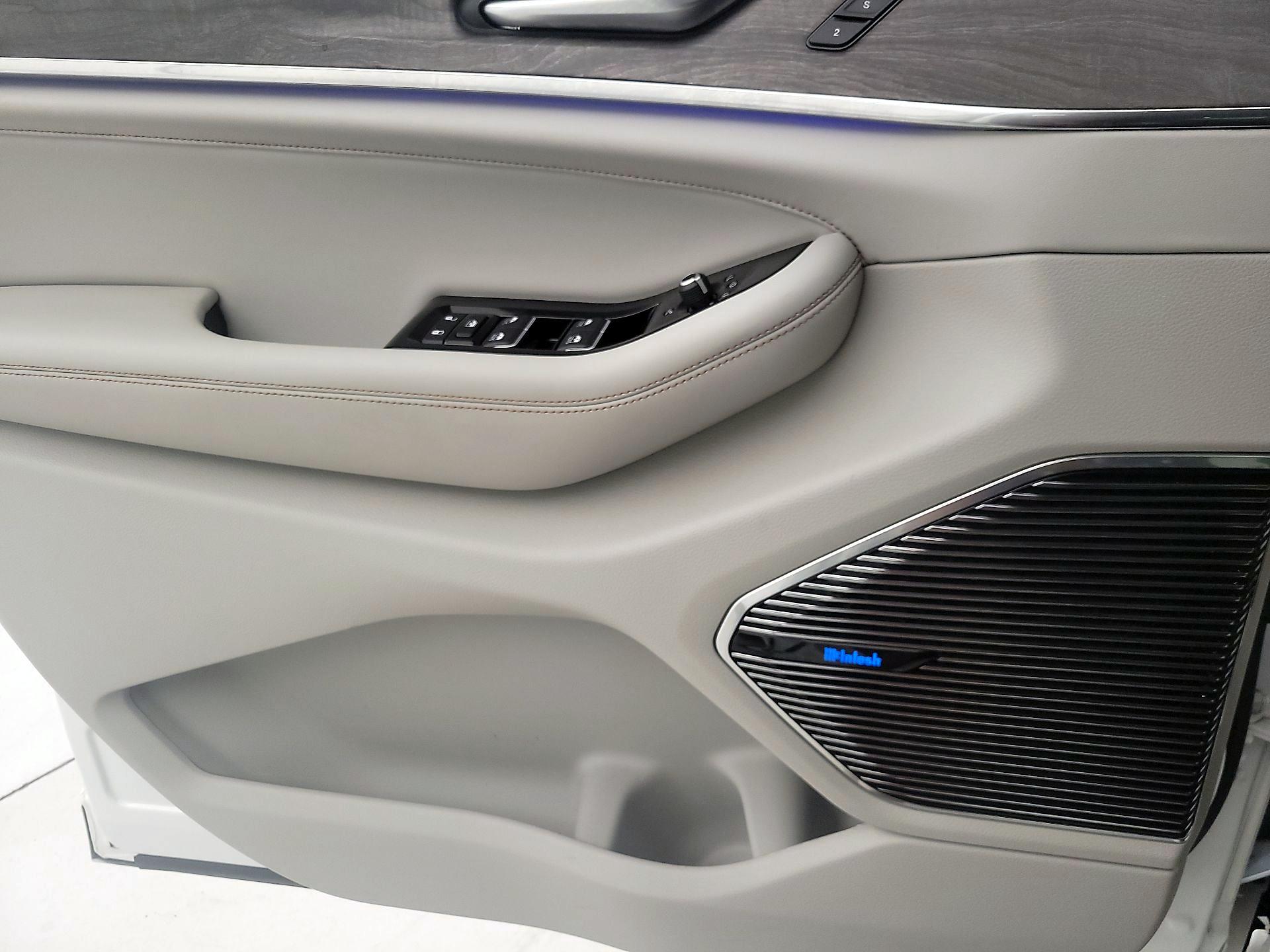 Thumbnail: 2022 Jeep Grand Cherokee - 12