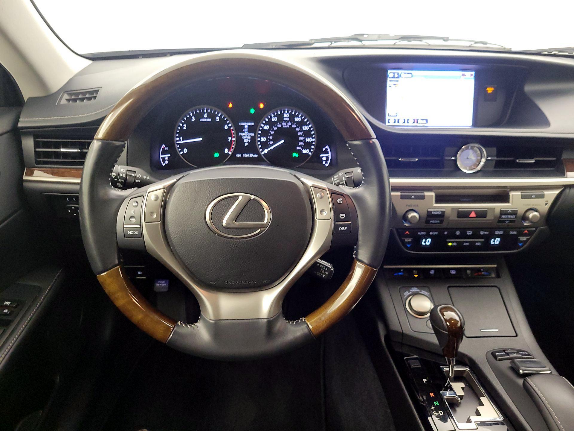 Thumbnail: 2015 Lexus ES - 10