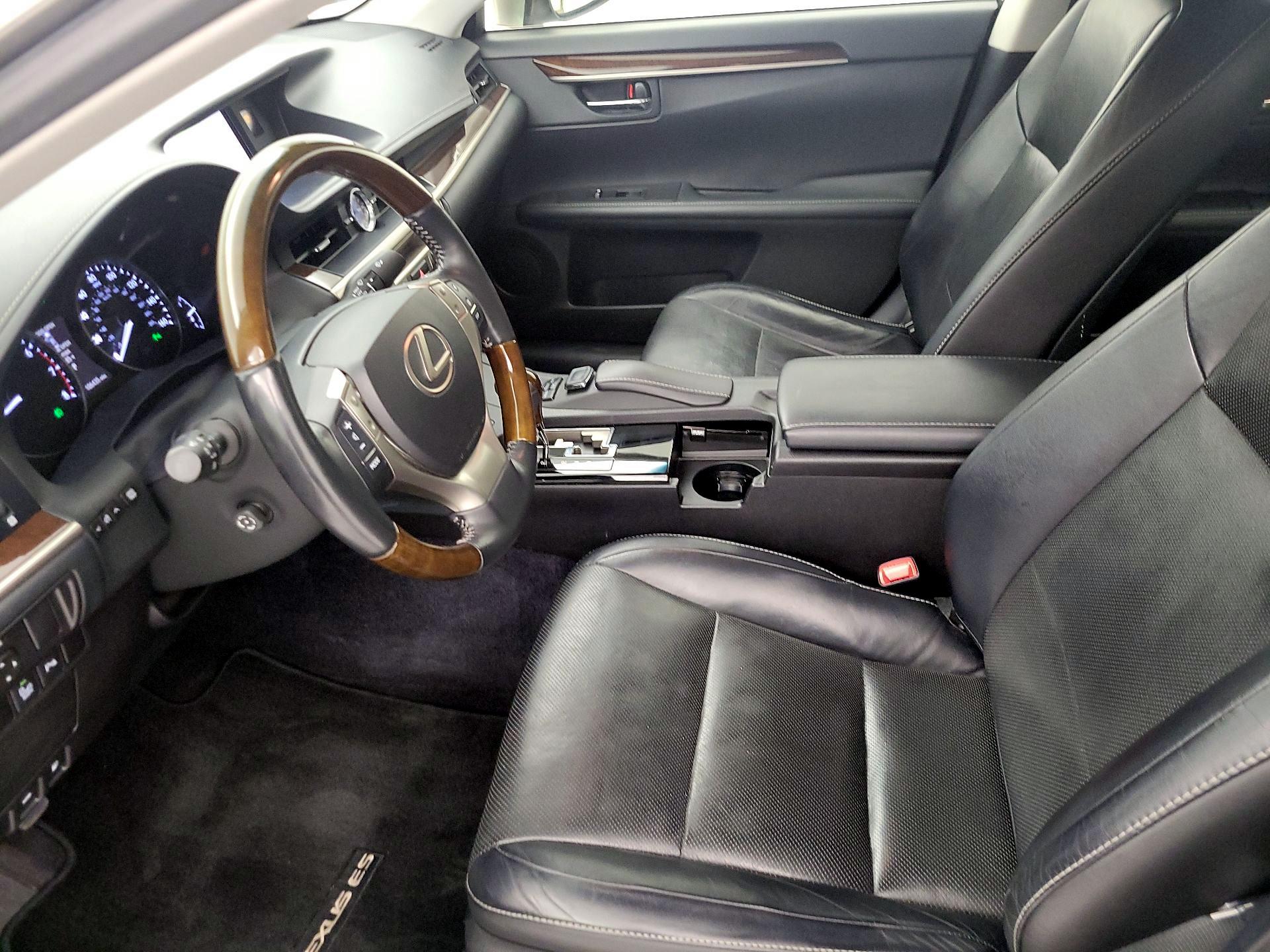 Thumbnail: 2015 Lexus ES - 11