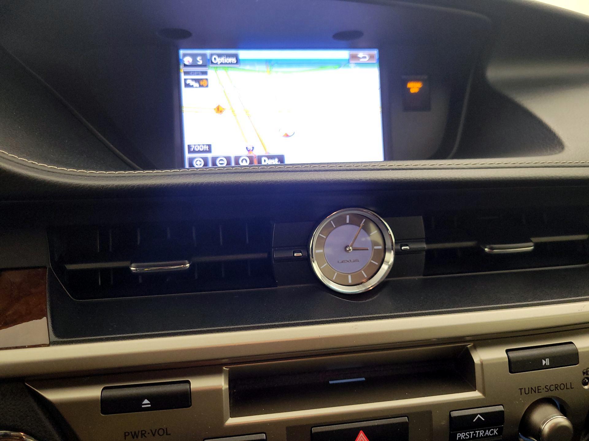 Thumbnail: 2015 Lexus ES - 14