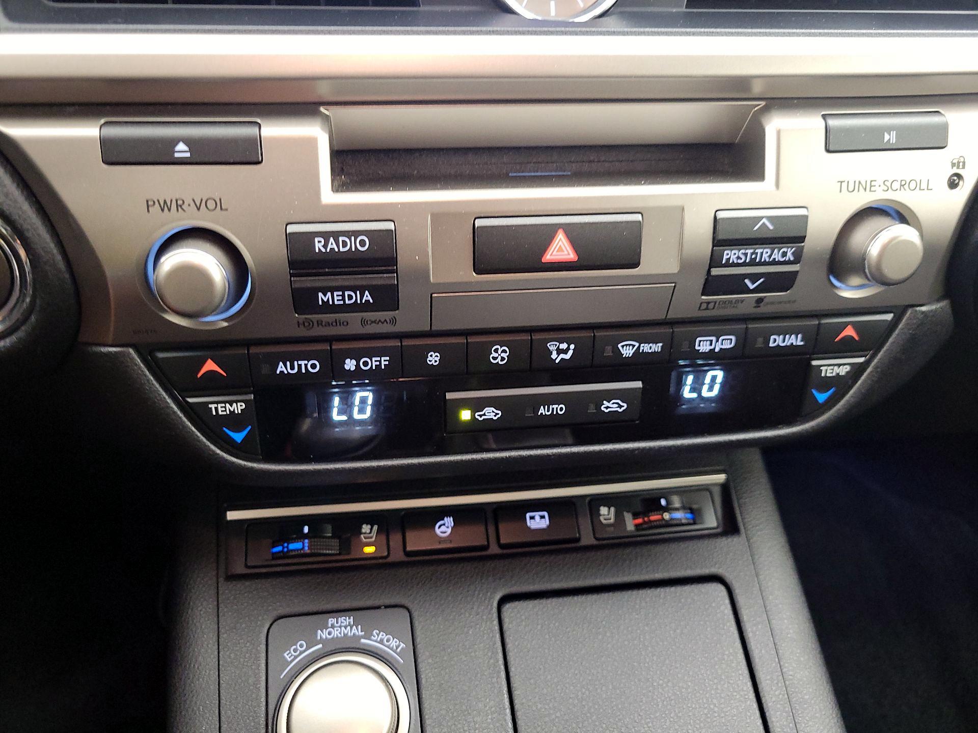 Thumbnail: 2015 Lexus ES - 15