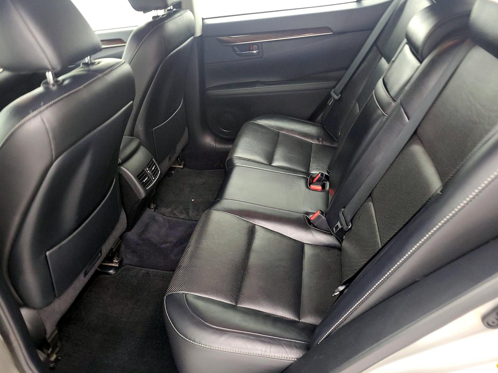 Thumbnail: 2015 Lexus ES - 17