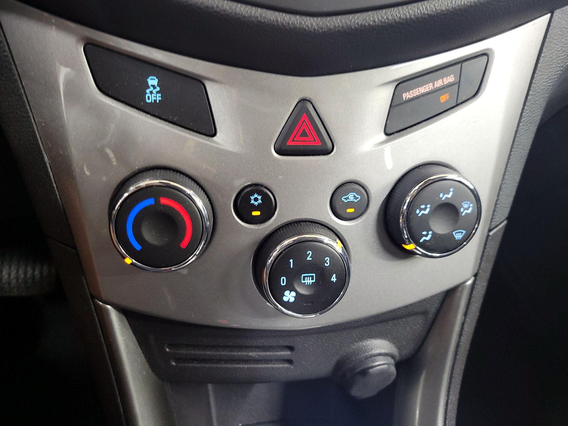 Thumbnail: 2016 Chevrolet Trax - 15