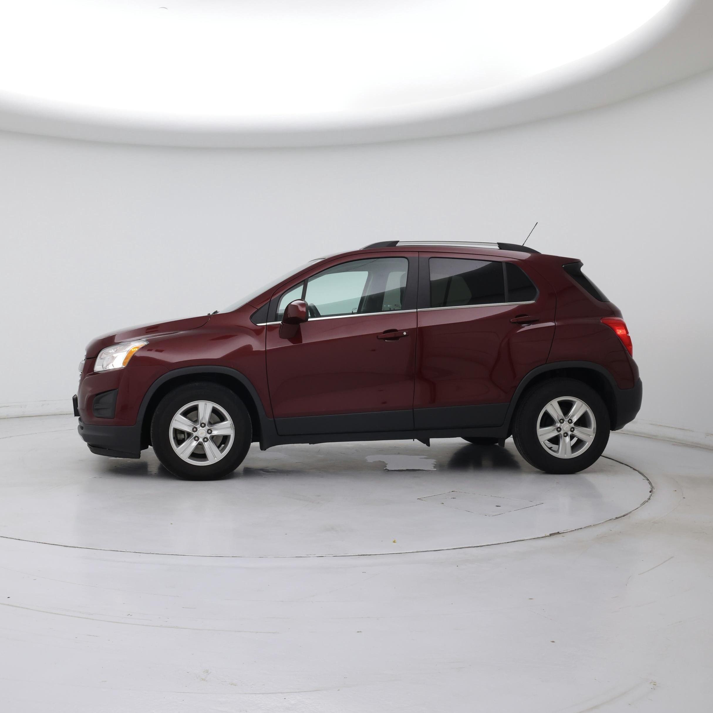 Thumbnail: 2016 Chevrolet Trax - 3