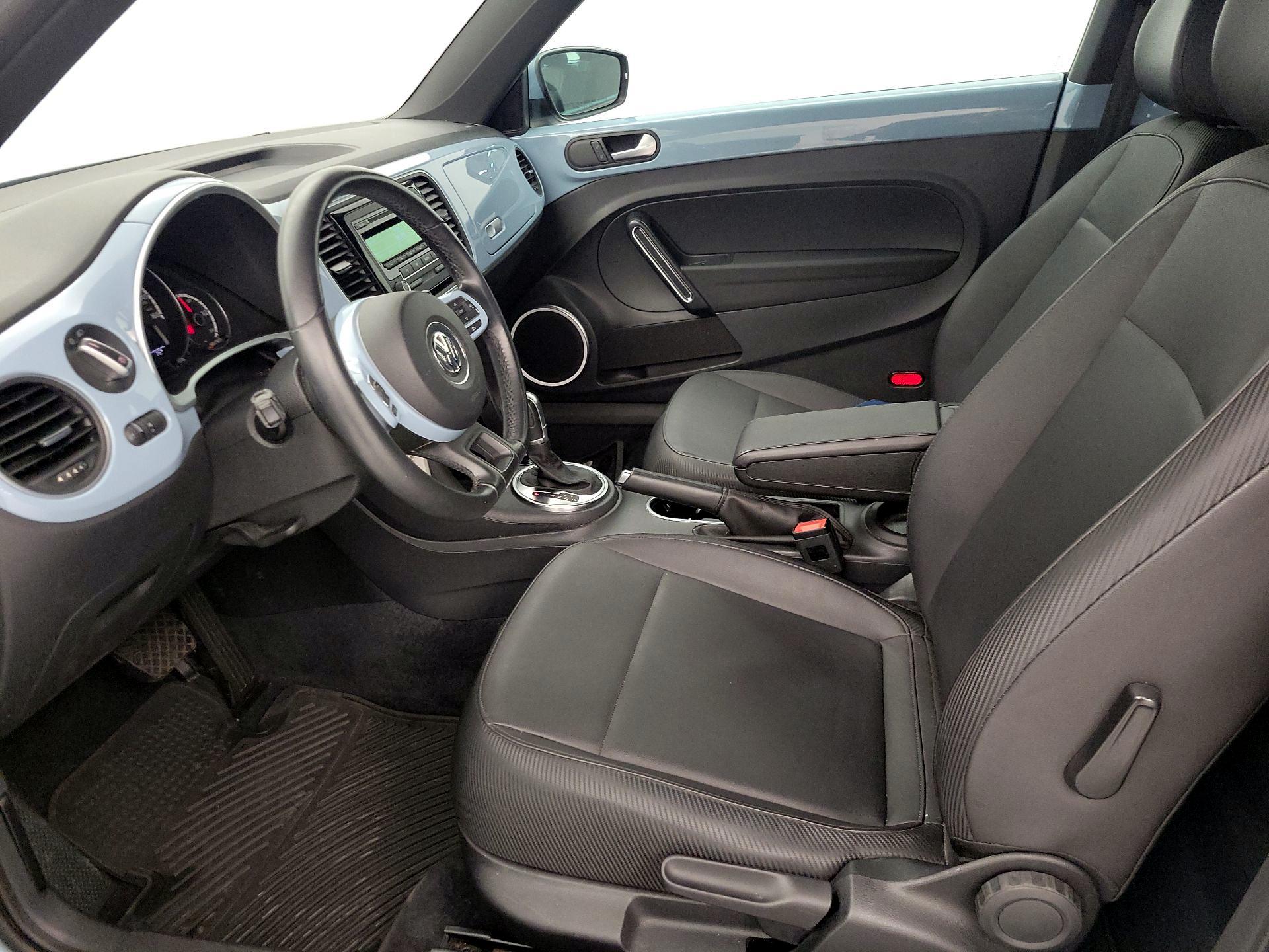 Thumbnail: 2015 Volkswagen Beetle - 11