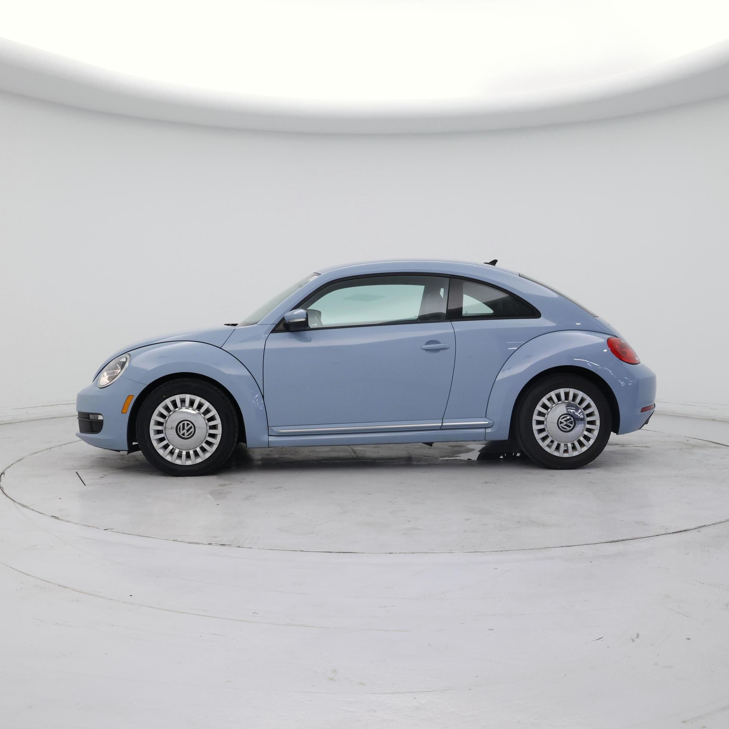 Thumbnail: 2015 Volkswagen Beetle - 3