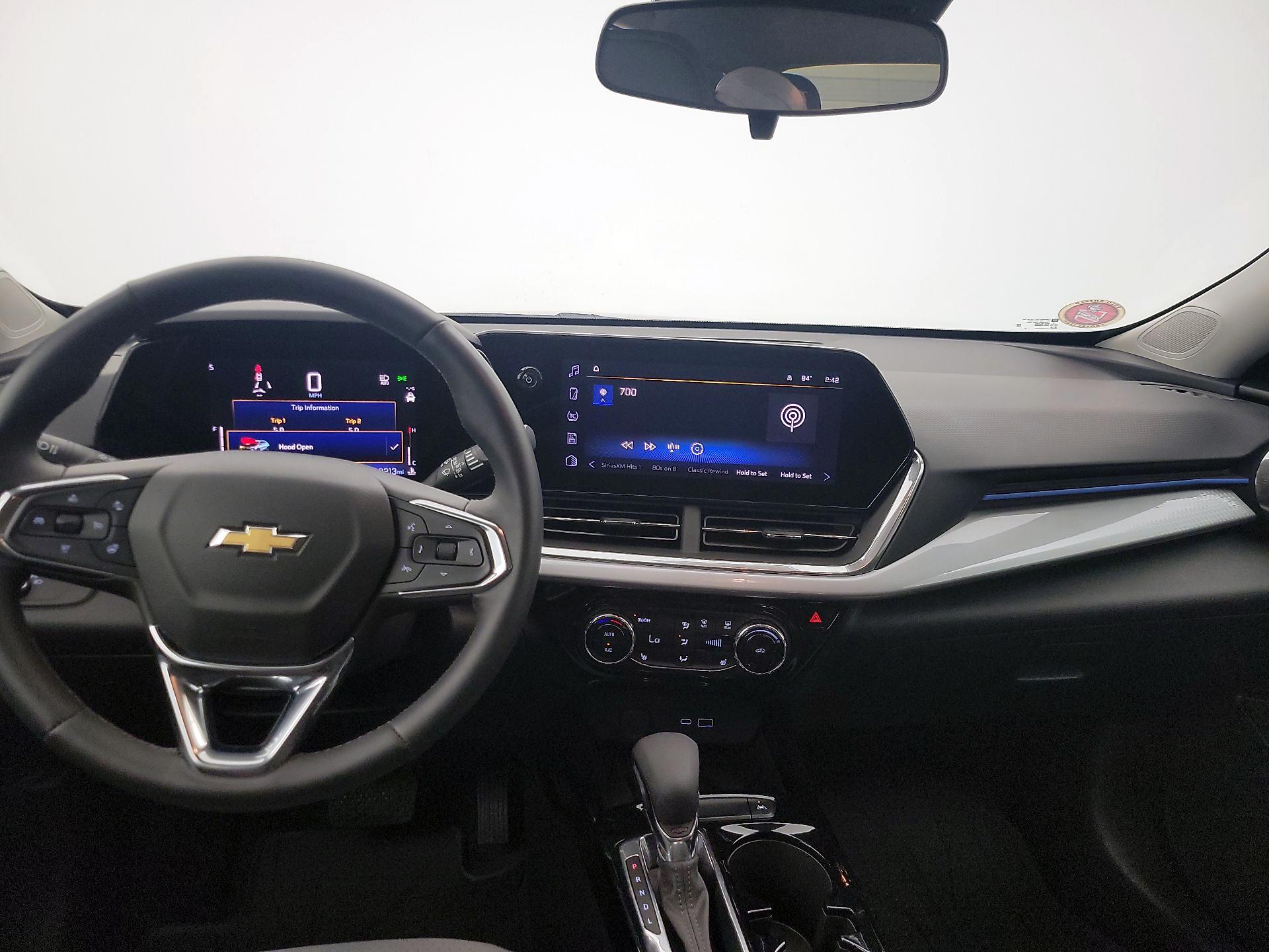Thumbnail: 2024 Chevrolet Trax - 9
