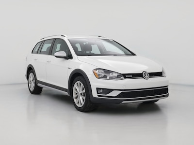 White 2017 Volkswagen Golf Alltrack S