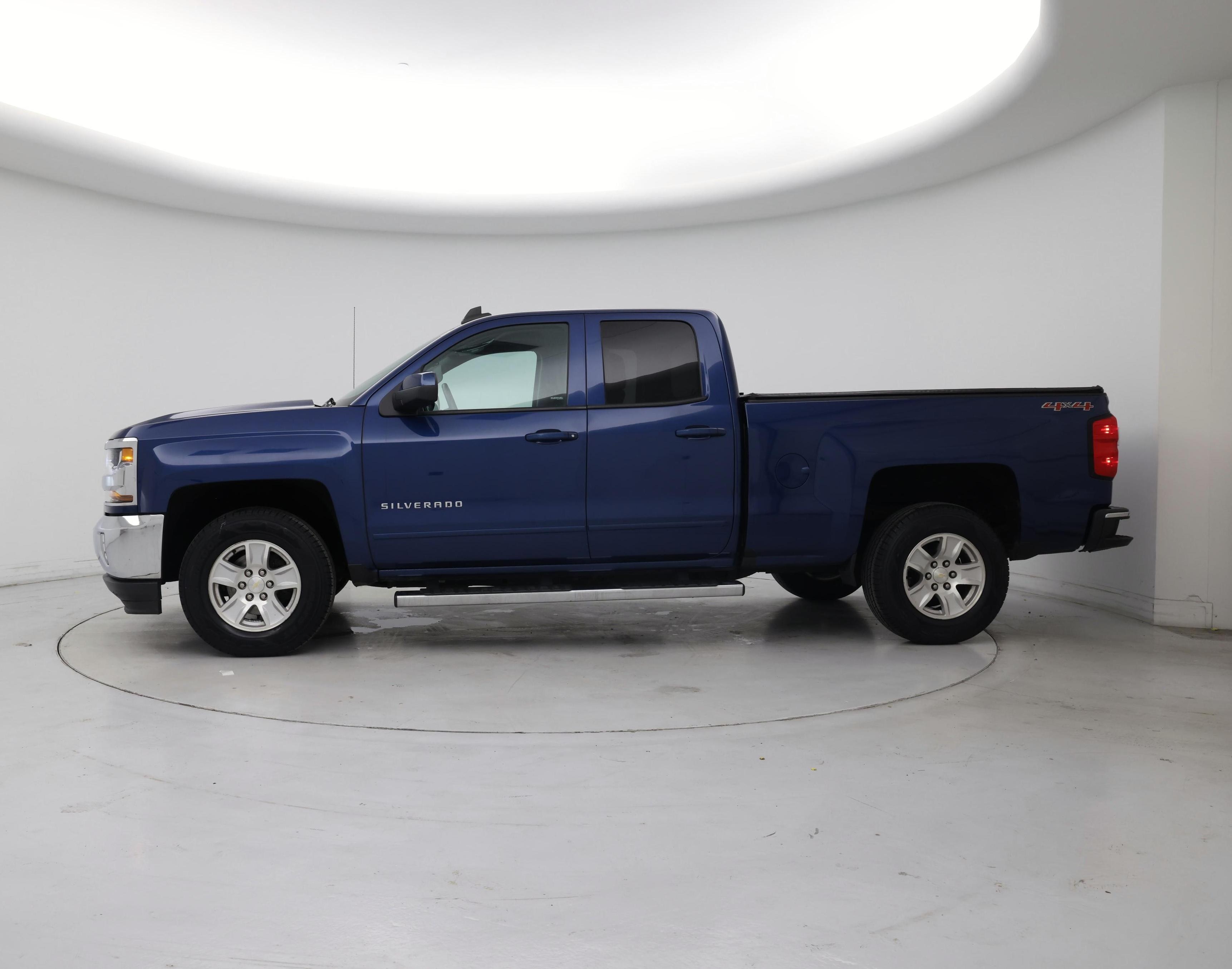 Thumbnail: 2017 Chevrolet Silverado 1500 - 3