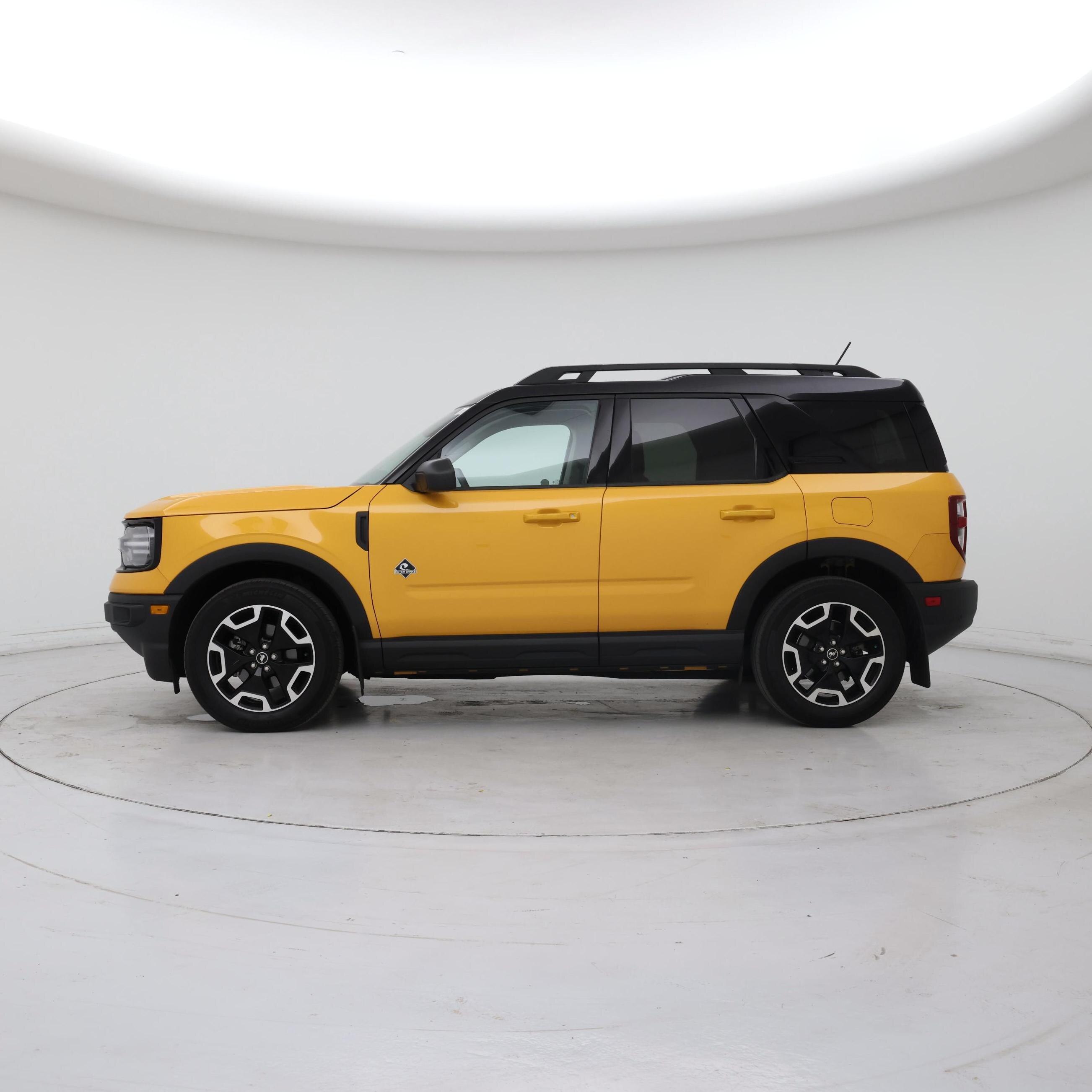 Thumbnail: 2023 Ford Bronco Sport - 3