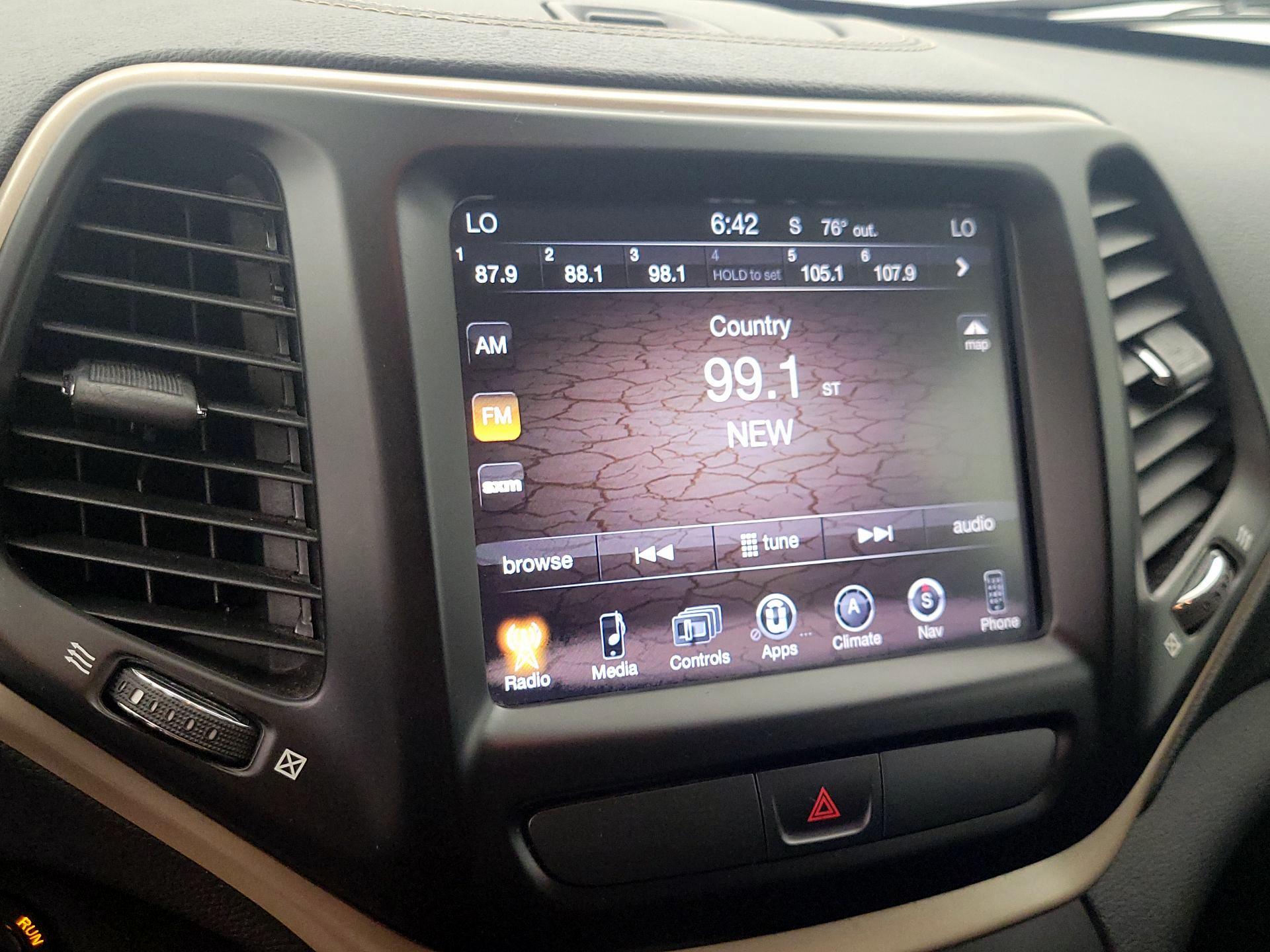 Thumbnail: 2016 Jeep Cherokee - 16