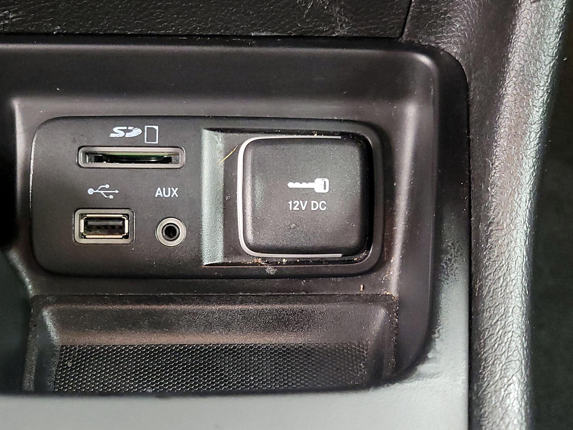 Thumbnail: 2016 Jeep Cherokee - 19