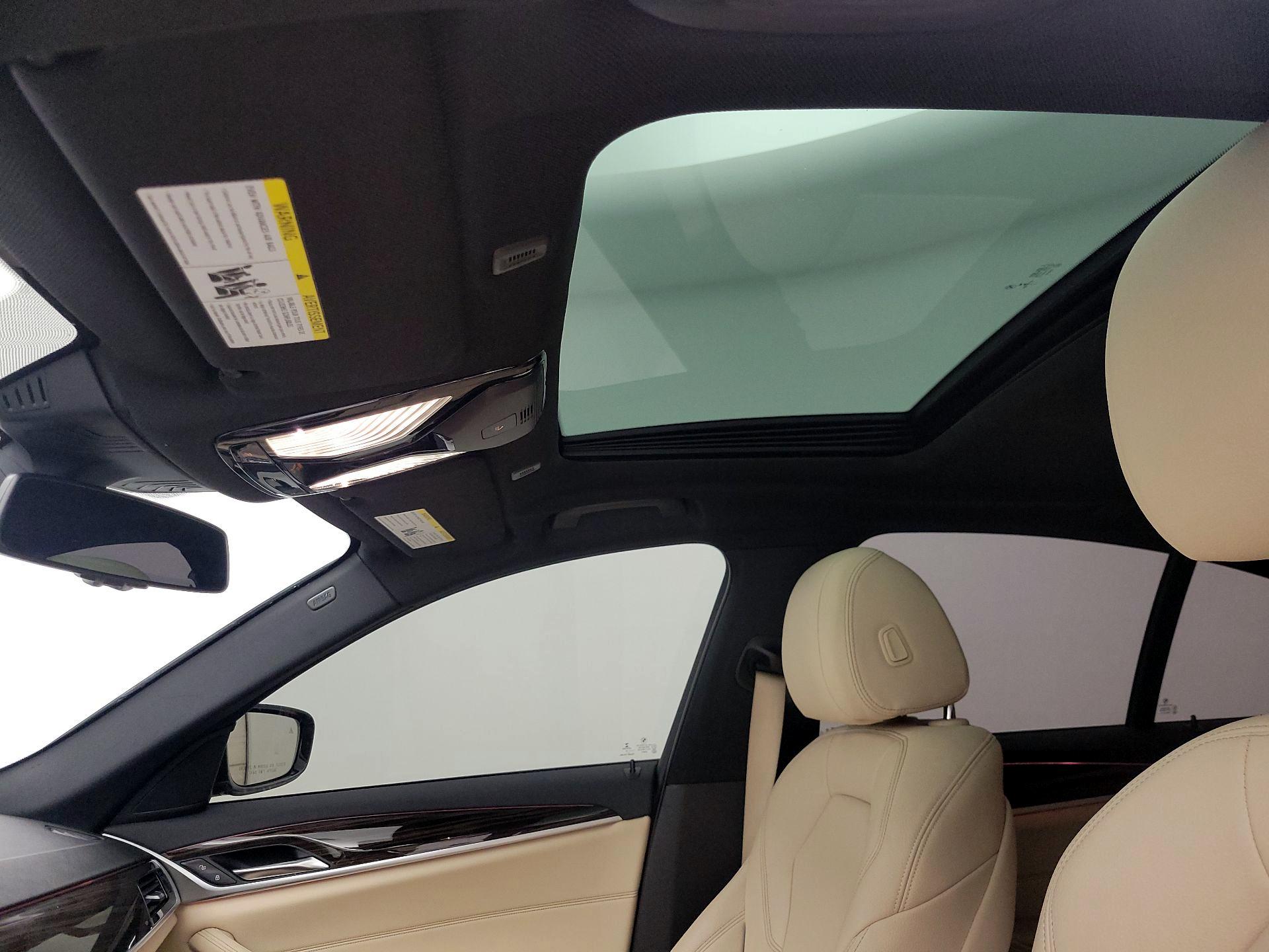 Thumbnail: 2018 BMW 5 Series - 18