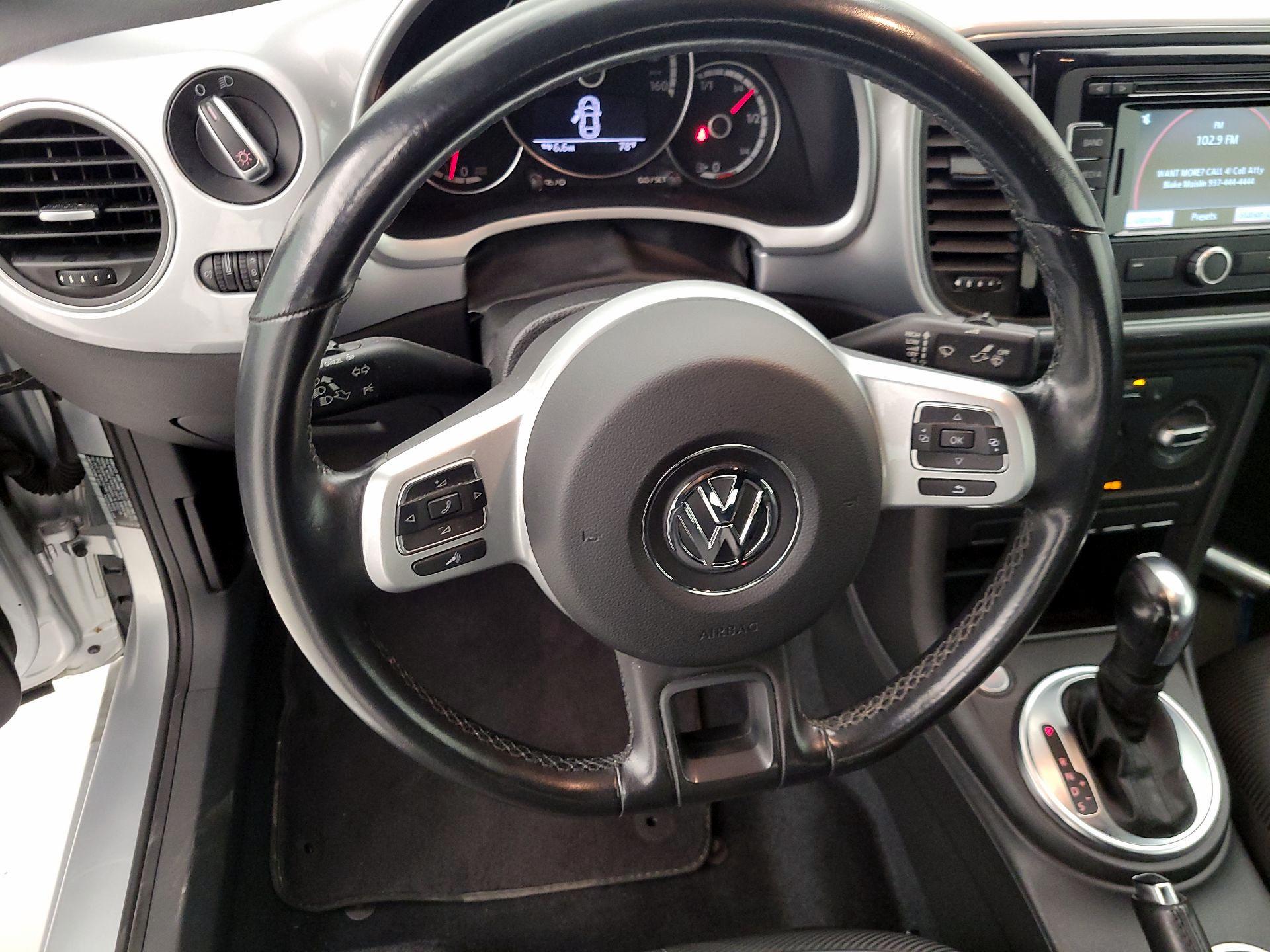 Thumbnail: 2013 Volkswagen Beetle - 10