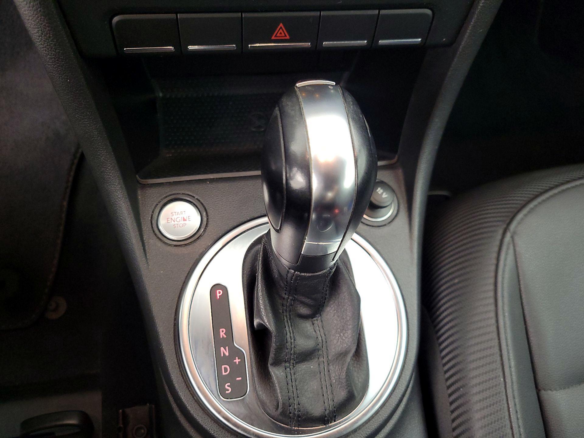 Thumbnail: 2013 Volkswagen Beetle - 16
