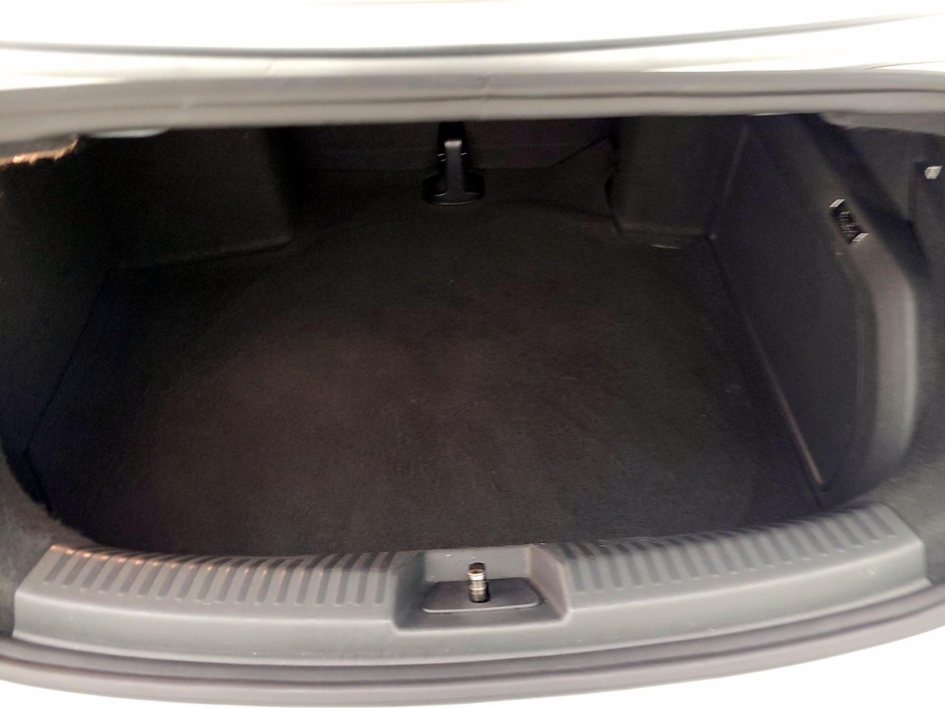 Thumbnail: 2013 Volkswagen Beetle - 17