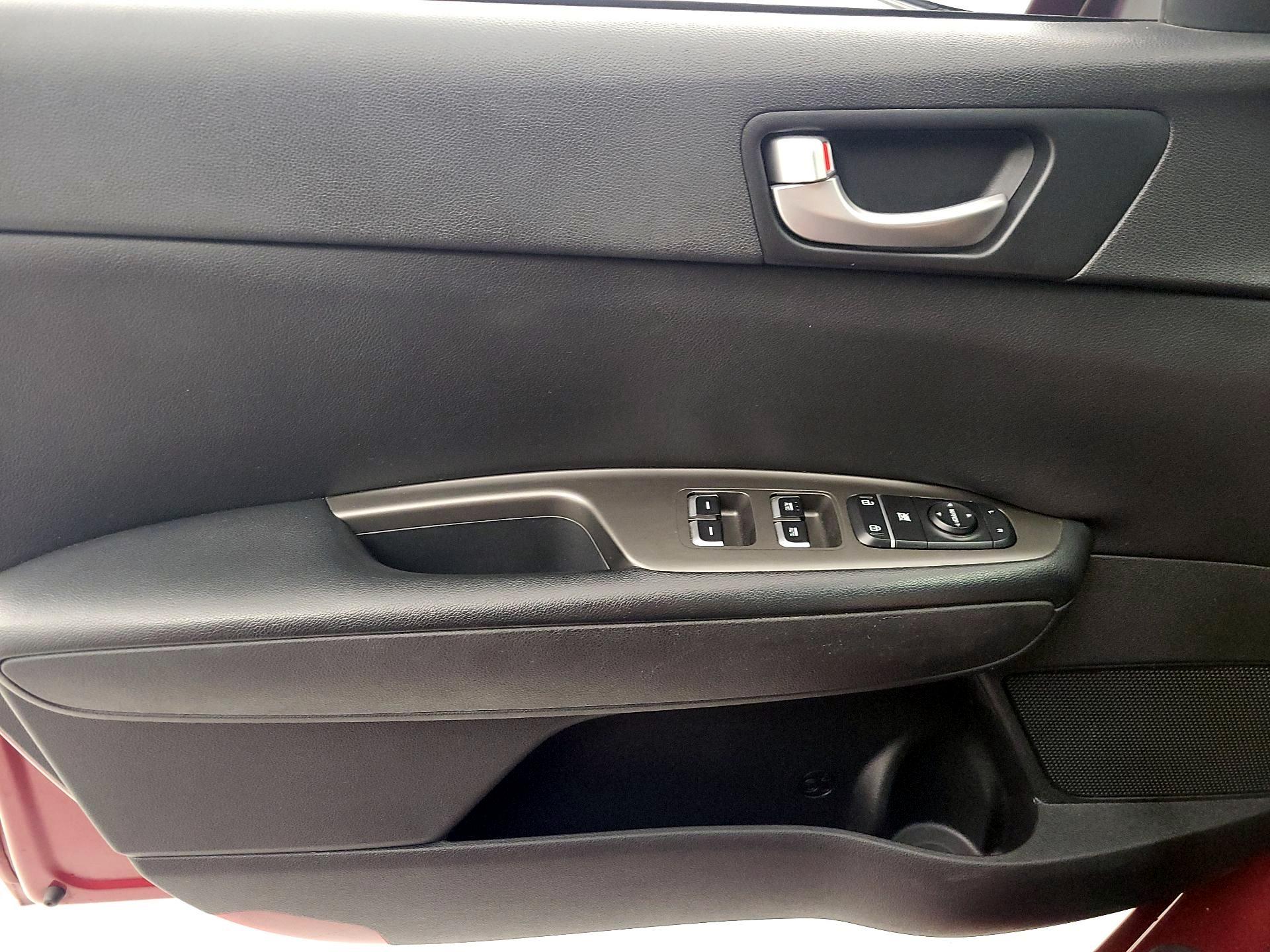 Thumbnail: 2019 Kia Optima - 12