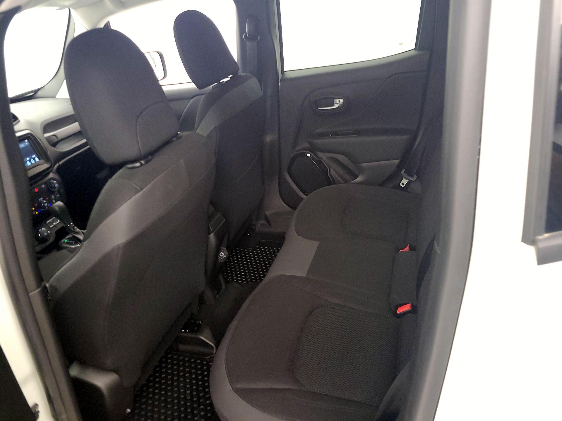 Thumbnail: 2019 Jeep Renegade - 17