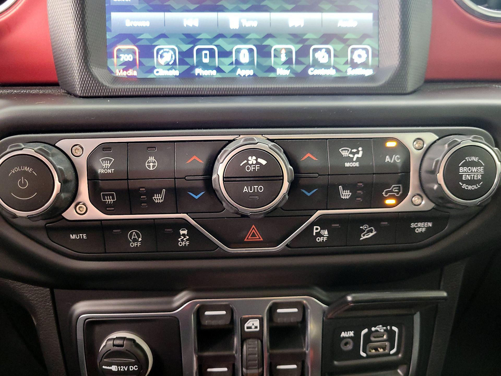 Thumbnail: 2020 Jeep Wrangler - 17