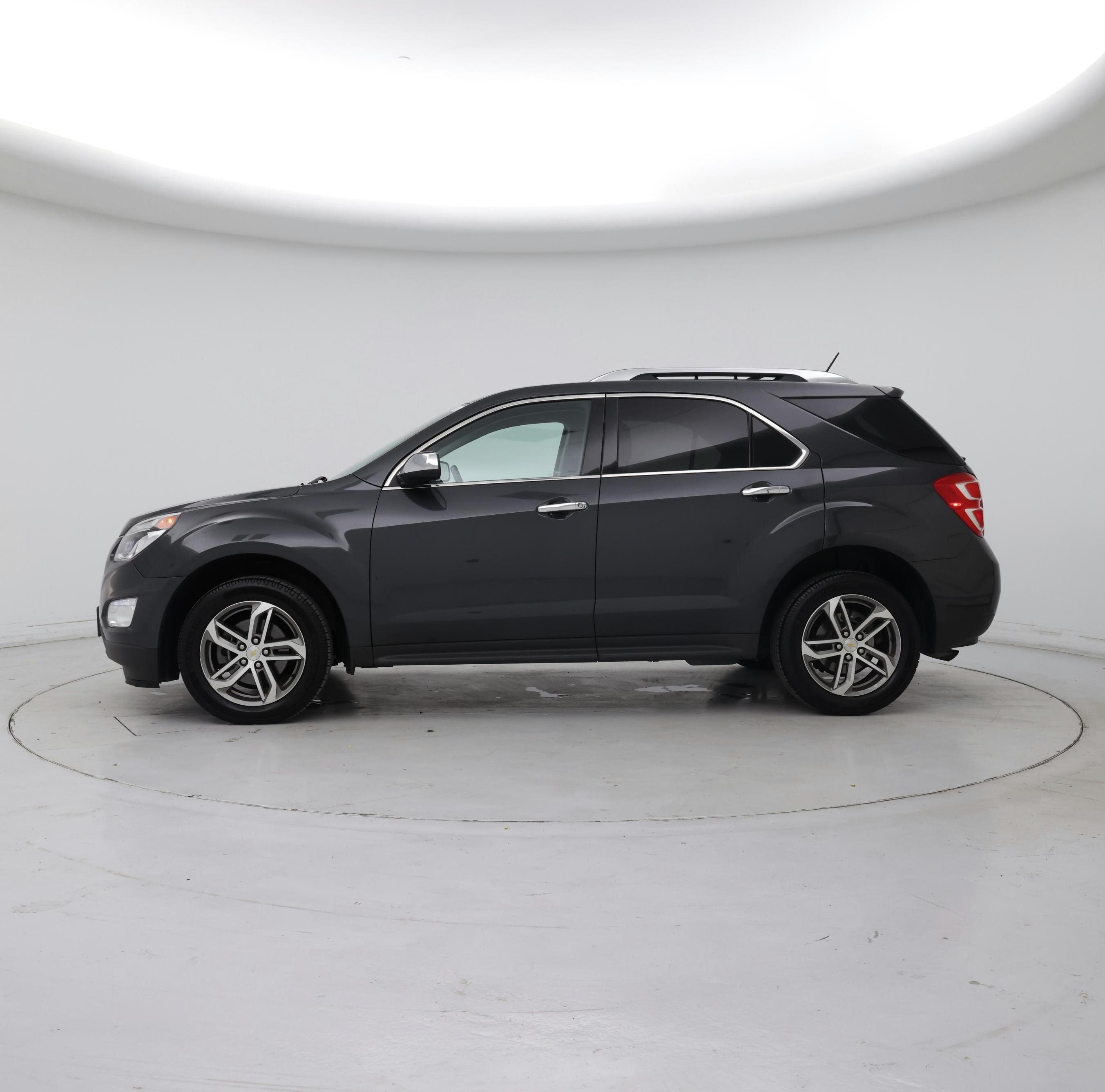 Thumbnail: 2017 Chevrolet Equinox - 3