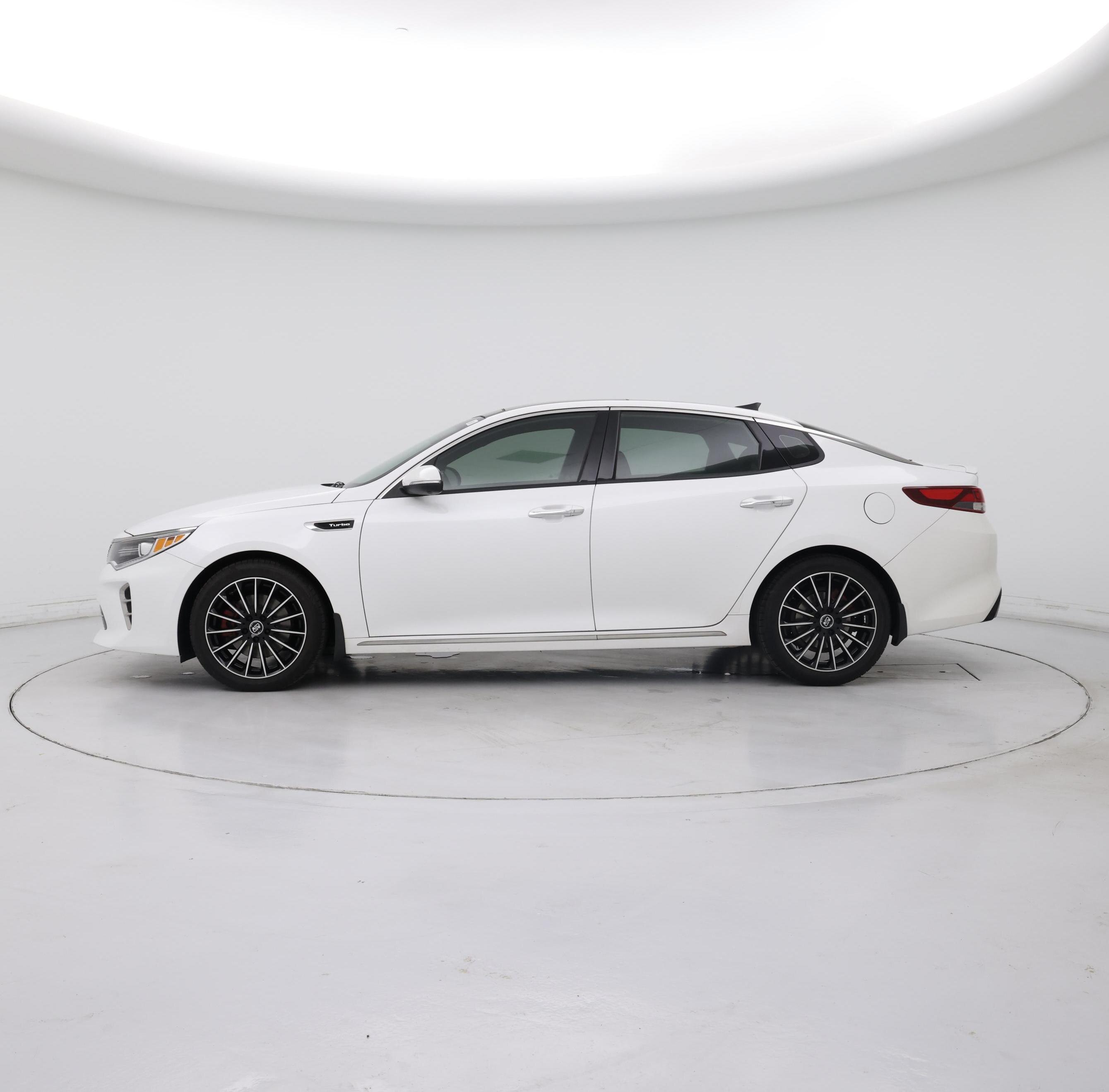 Thumbnail: 2016 Kia Optima - 3
