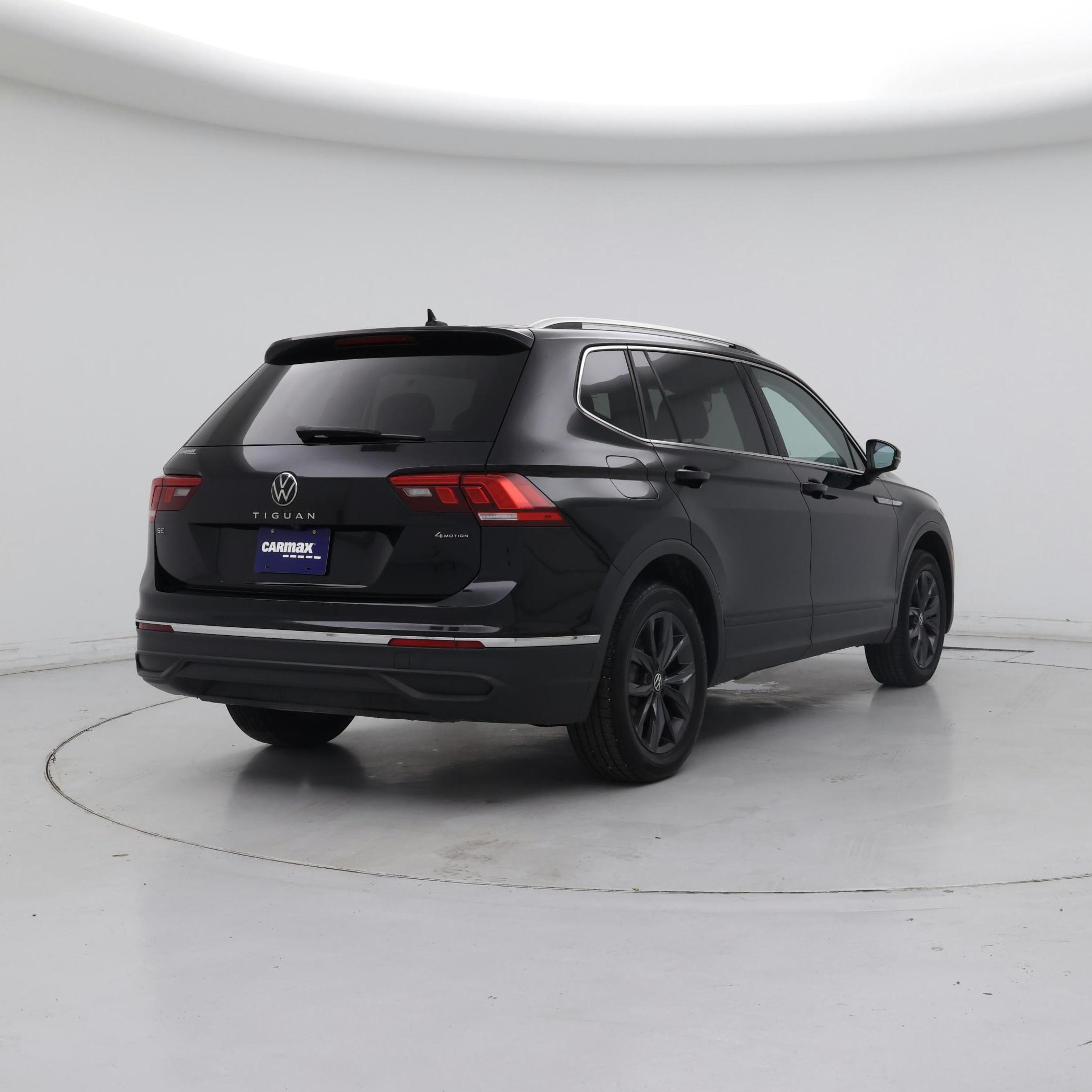 Thumbnail: 2022 Volkswagen Tiguan - 8