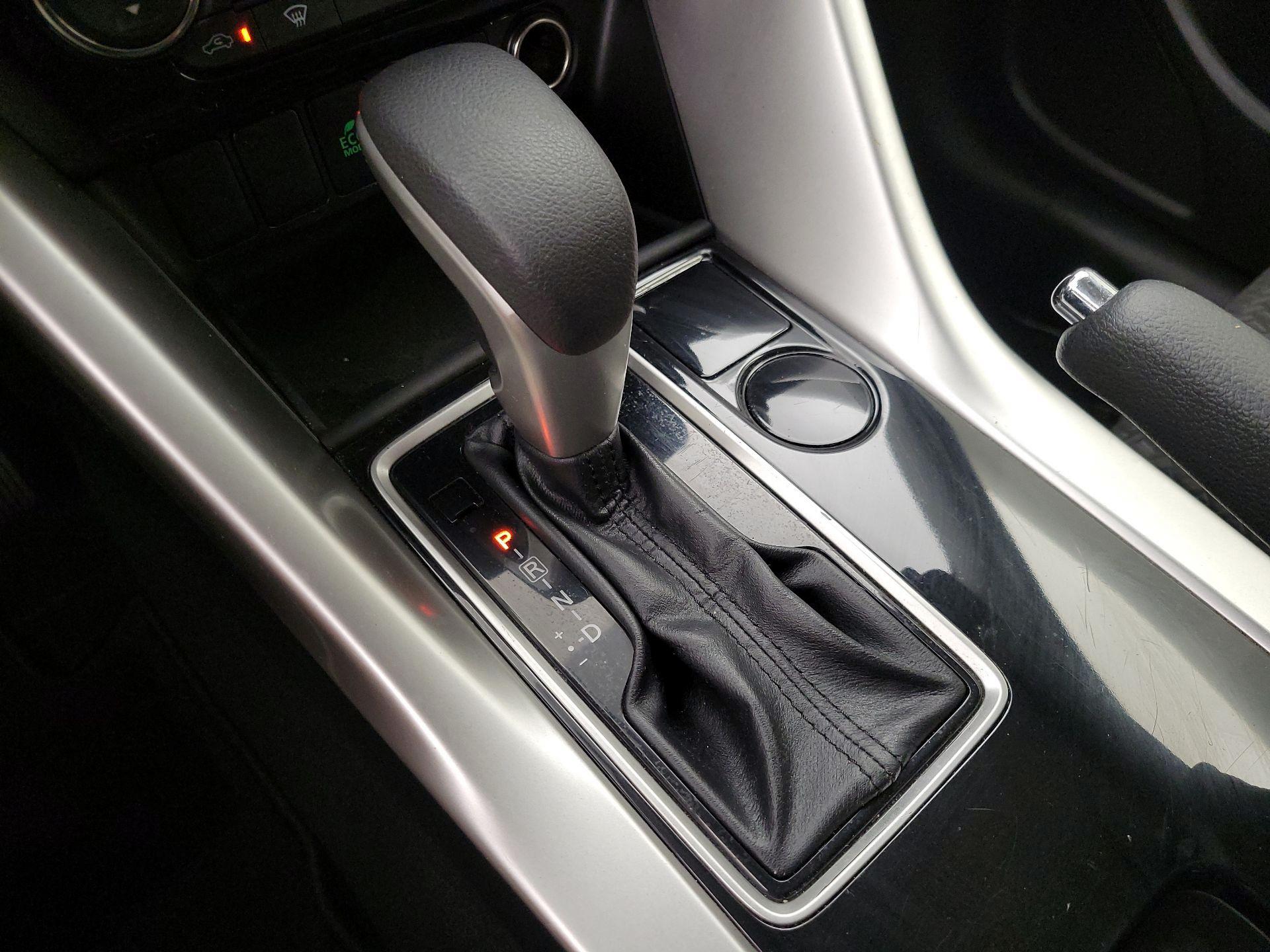 Thumbnail: 2019 Mitsubishi Eclipse Cross - 17