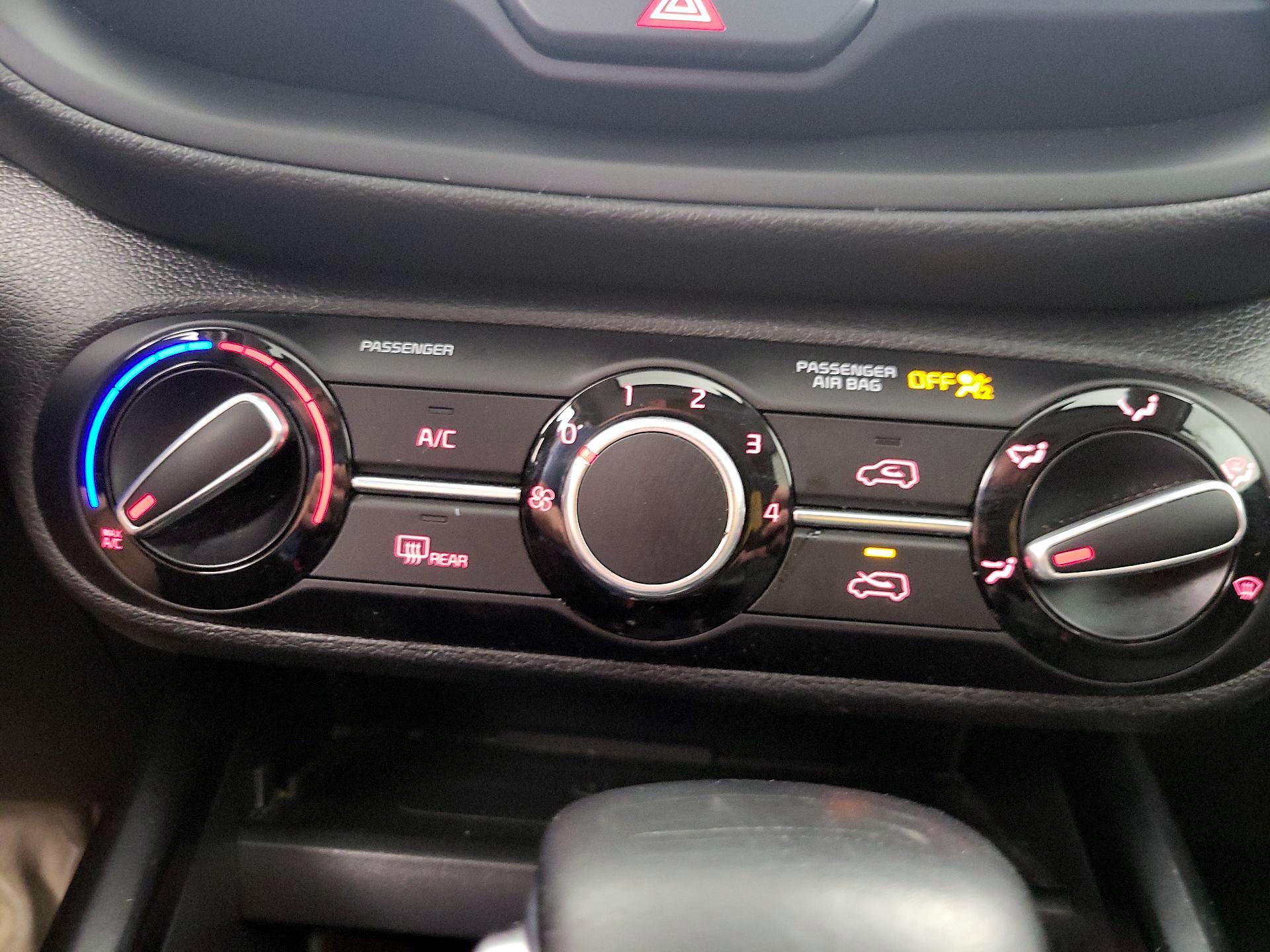 Thumbnail: 2020 Kia Soul - 16
