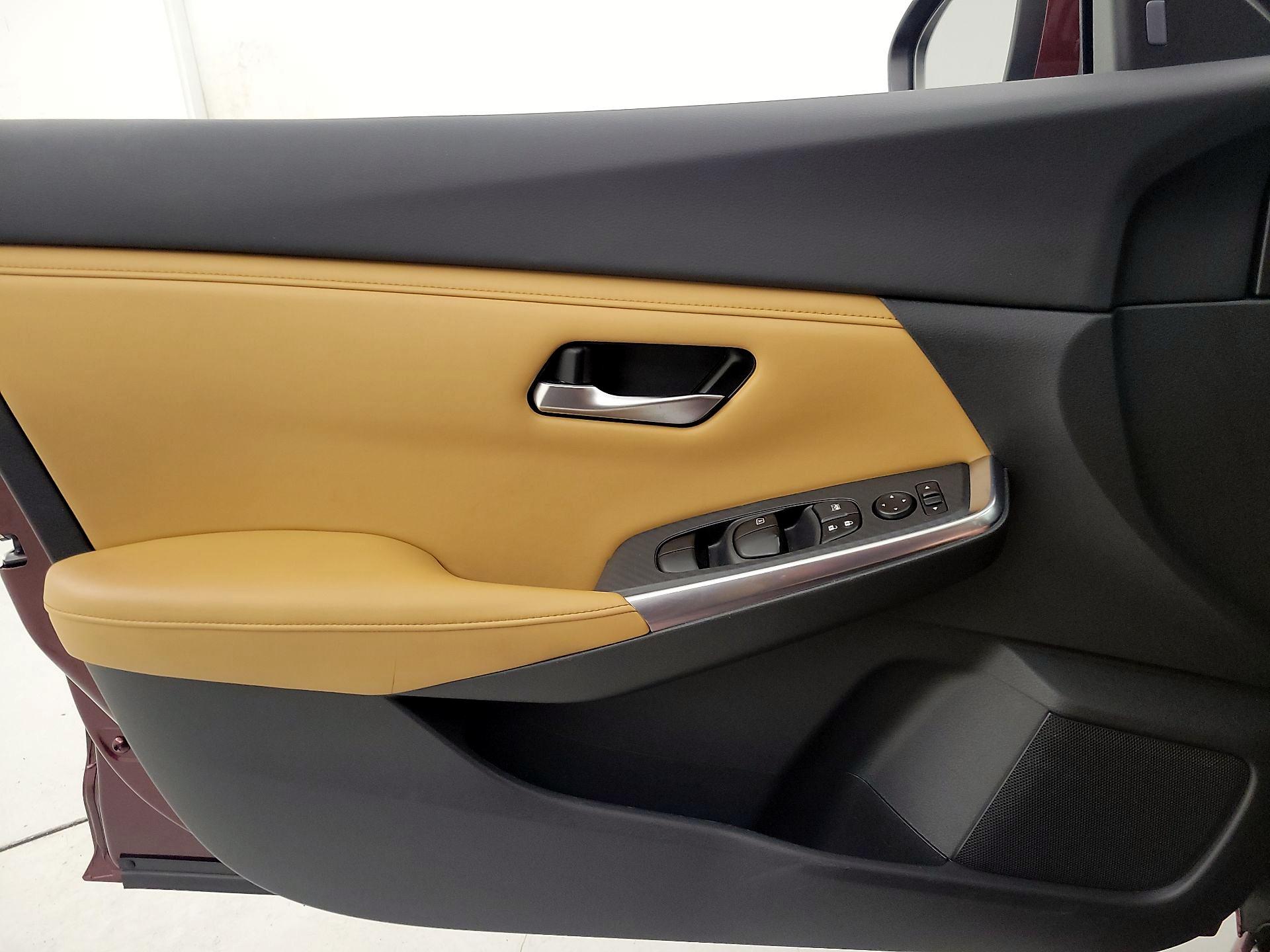 Thumbnail: 2020 Nissan Sentra - 12