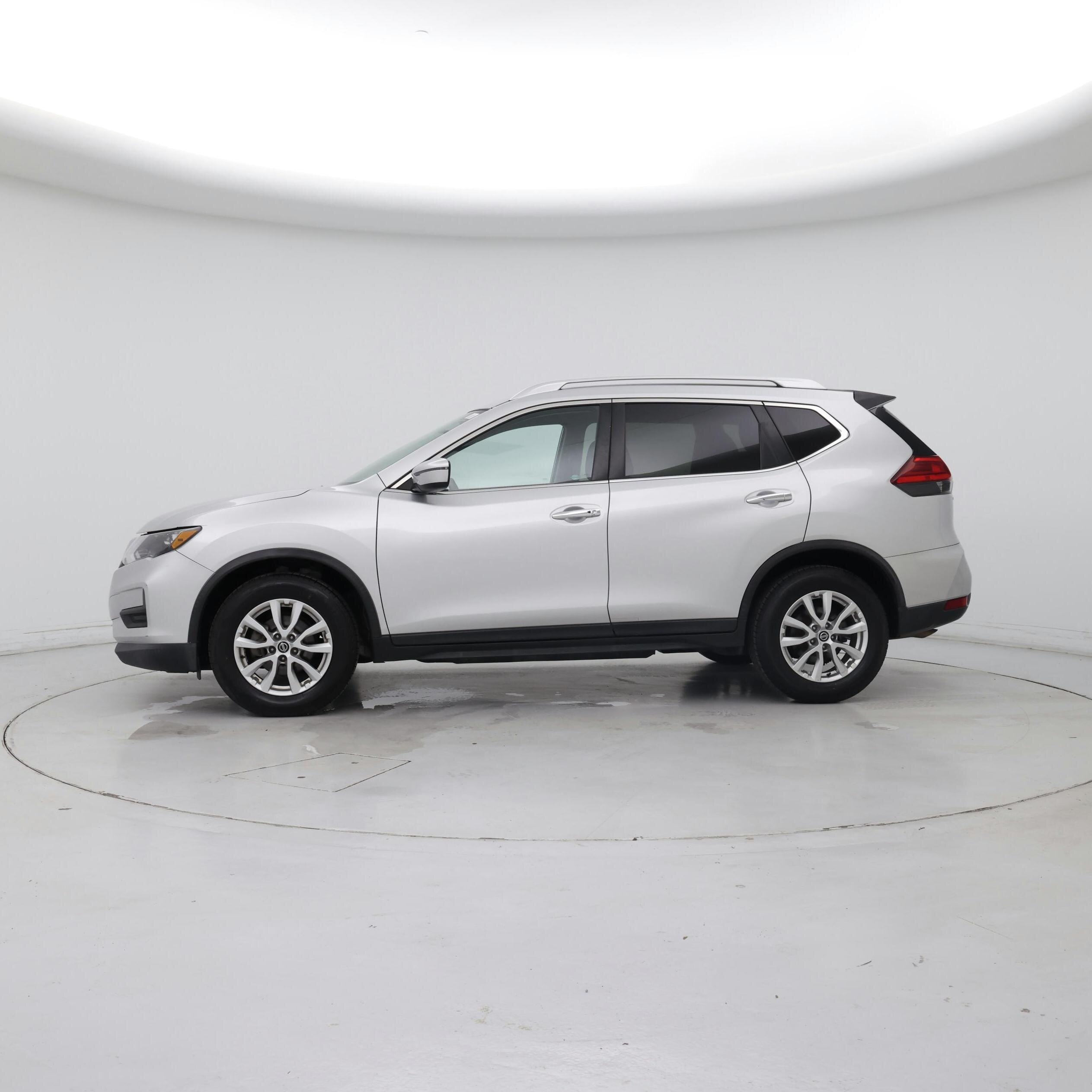 Thumbnail: 2017 Nissan Rogue - 3