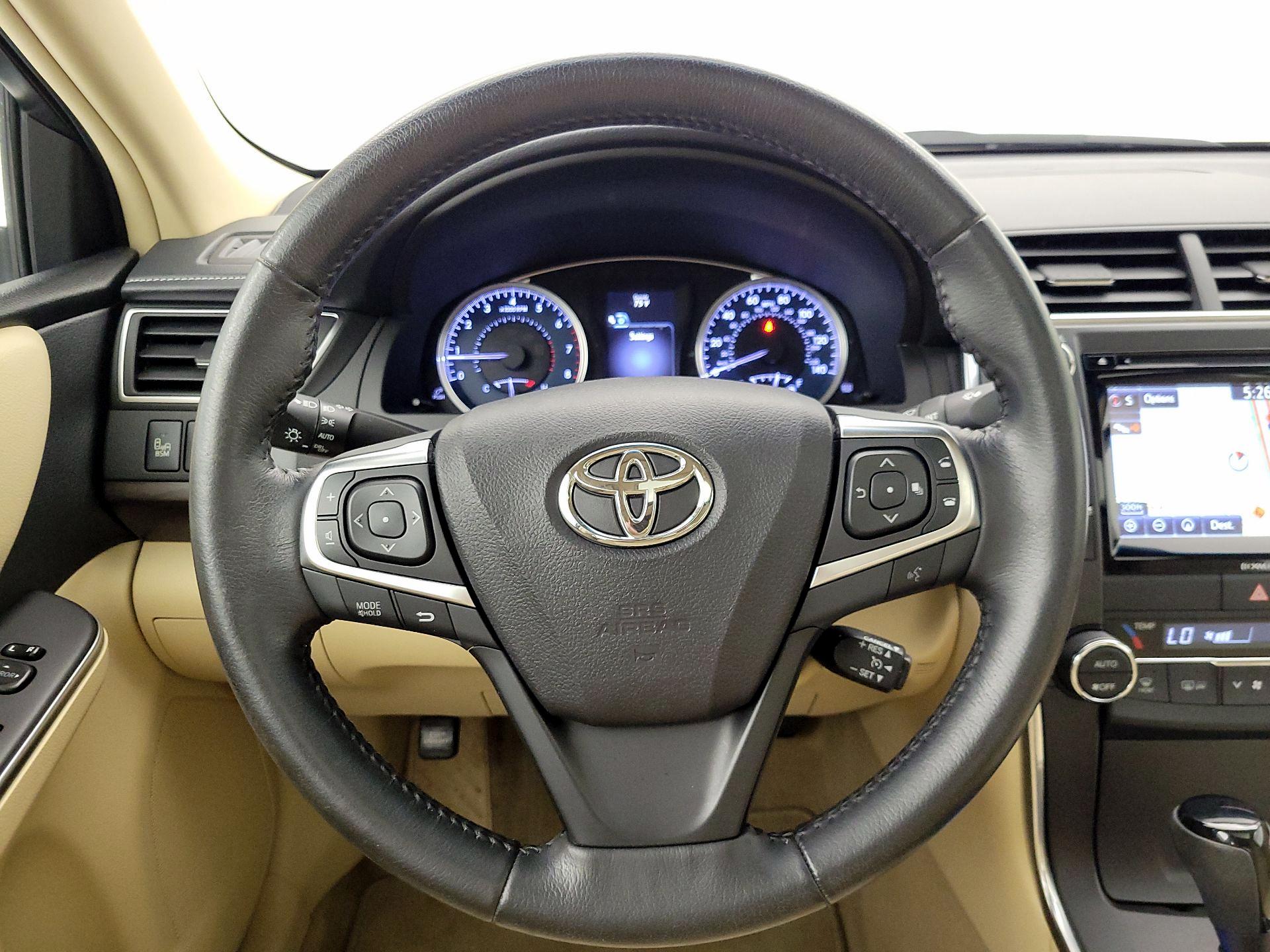 Thumbnail: 2016 Toyota Camry - 10