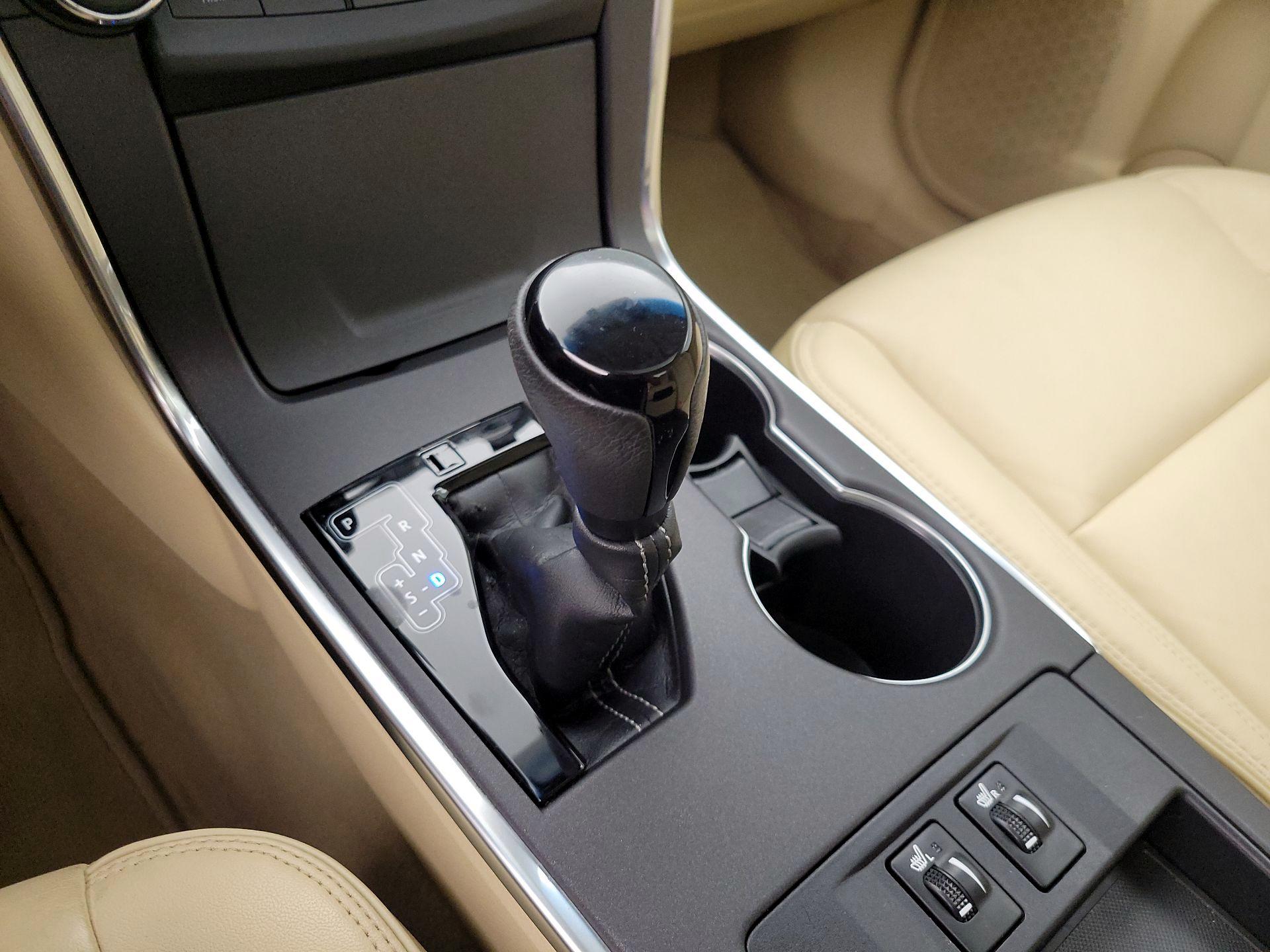Thumbnail: 2016 Toyota Camry - 18