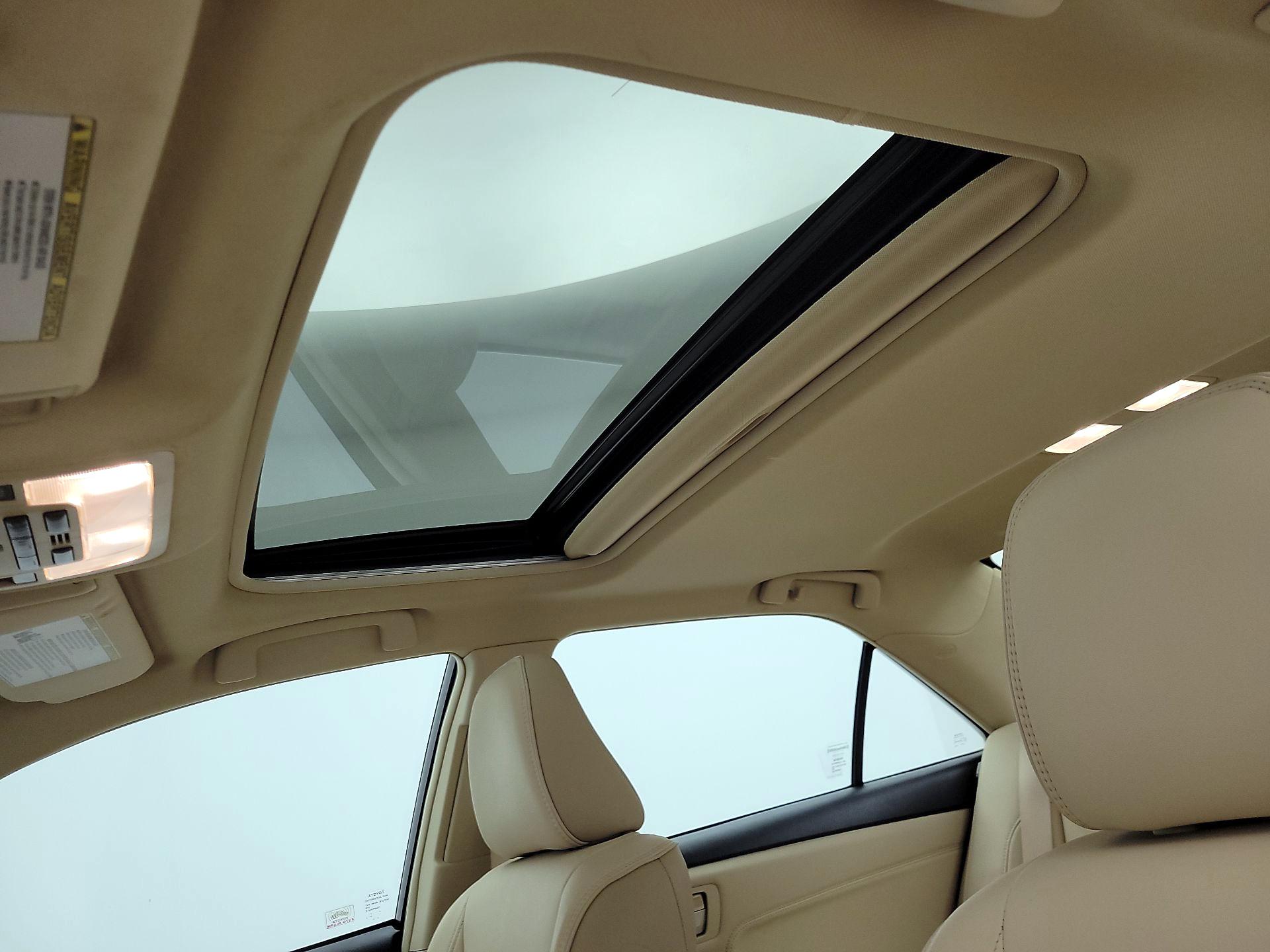 Thumbnail: 2016 Toyota Camry - 20