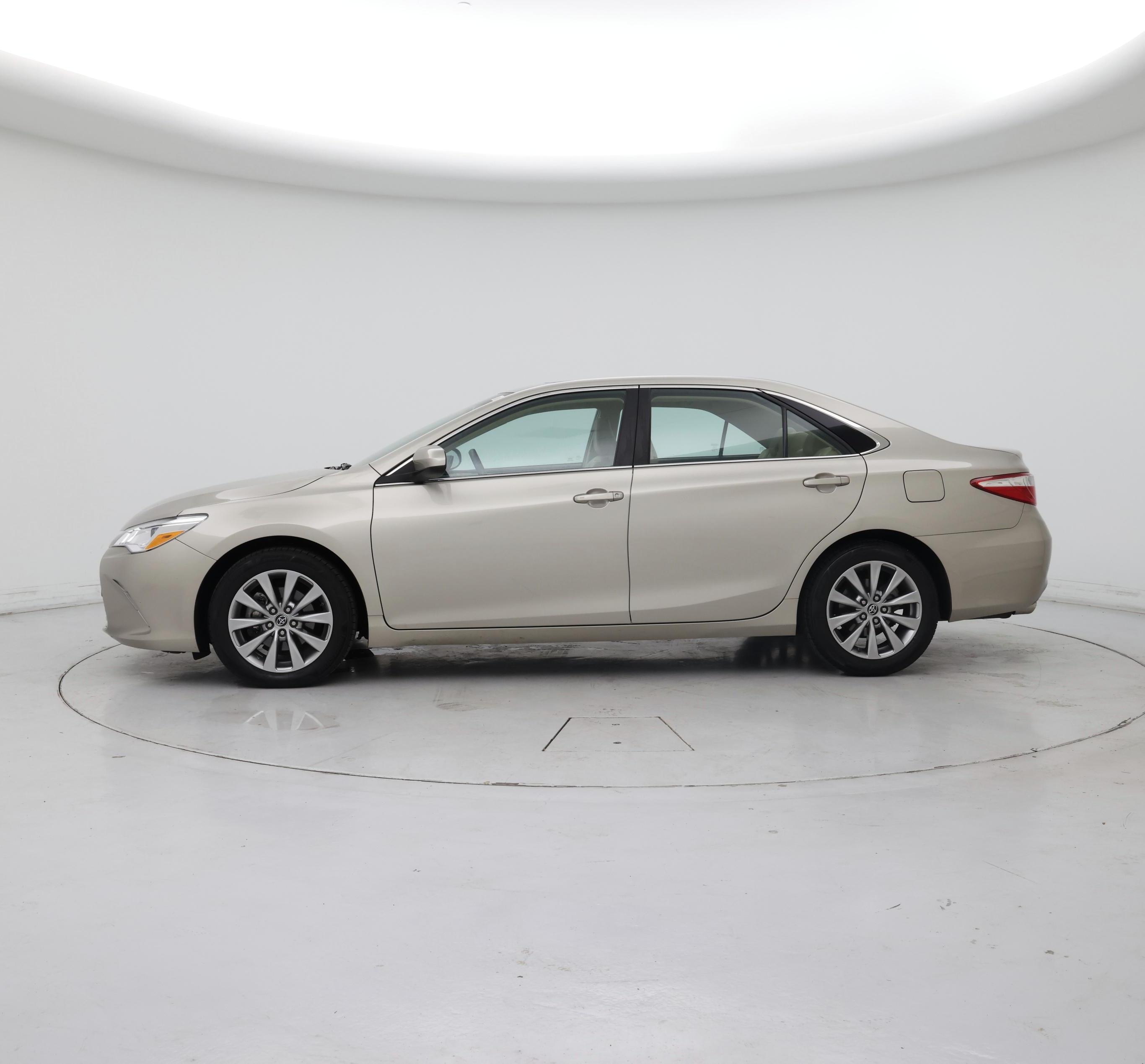 Thumbnail: 2016 Toyota Camry - 3