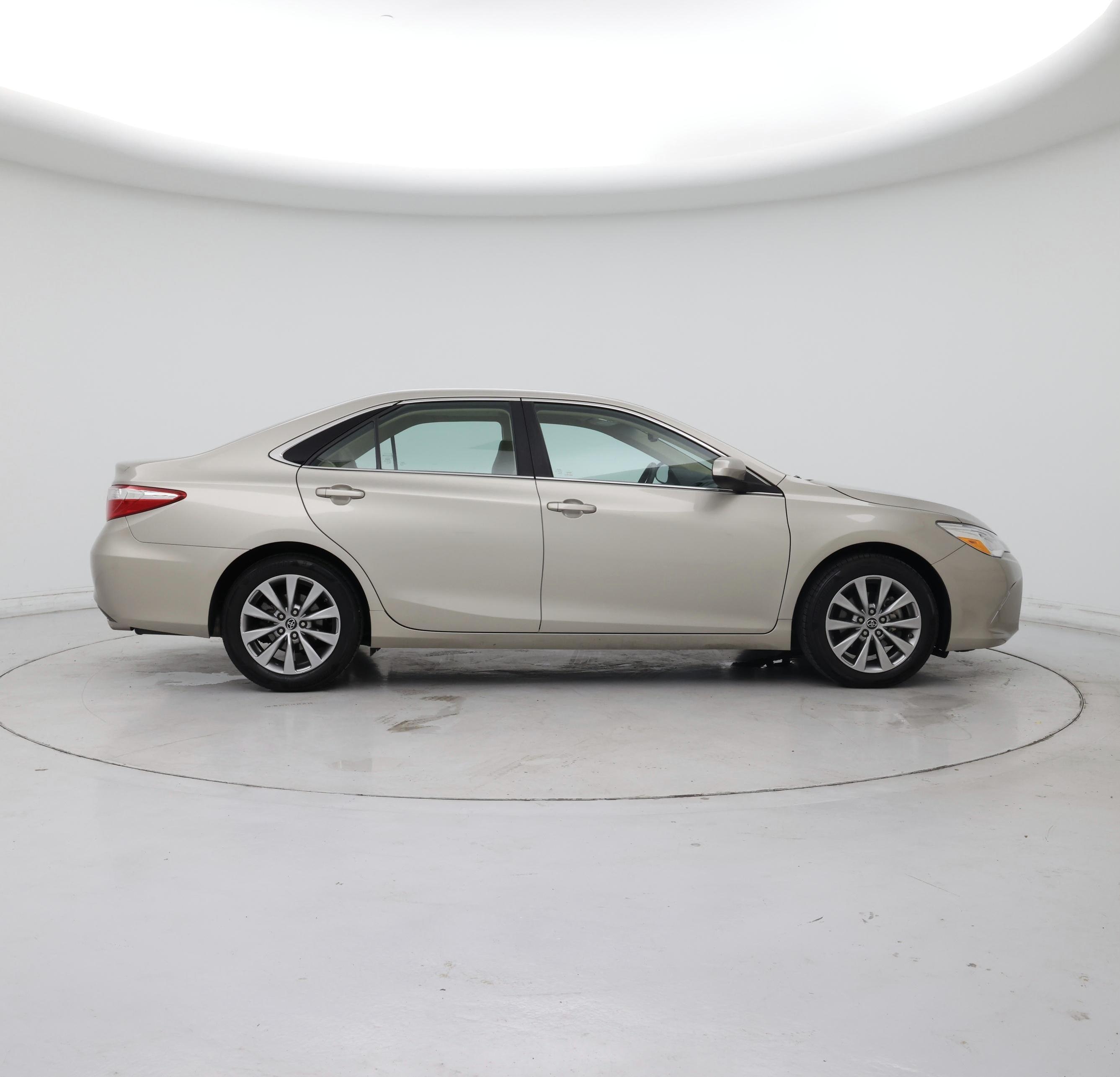 Thumbnail: 2016 Toyota Camry - 7