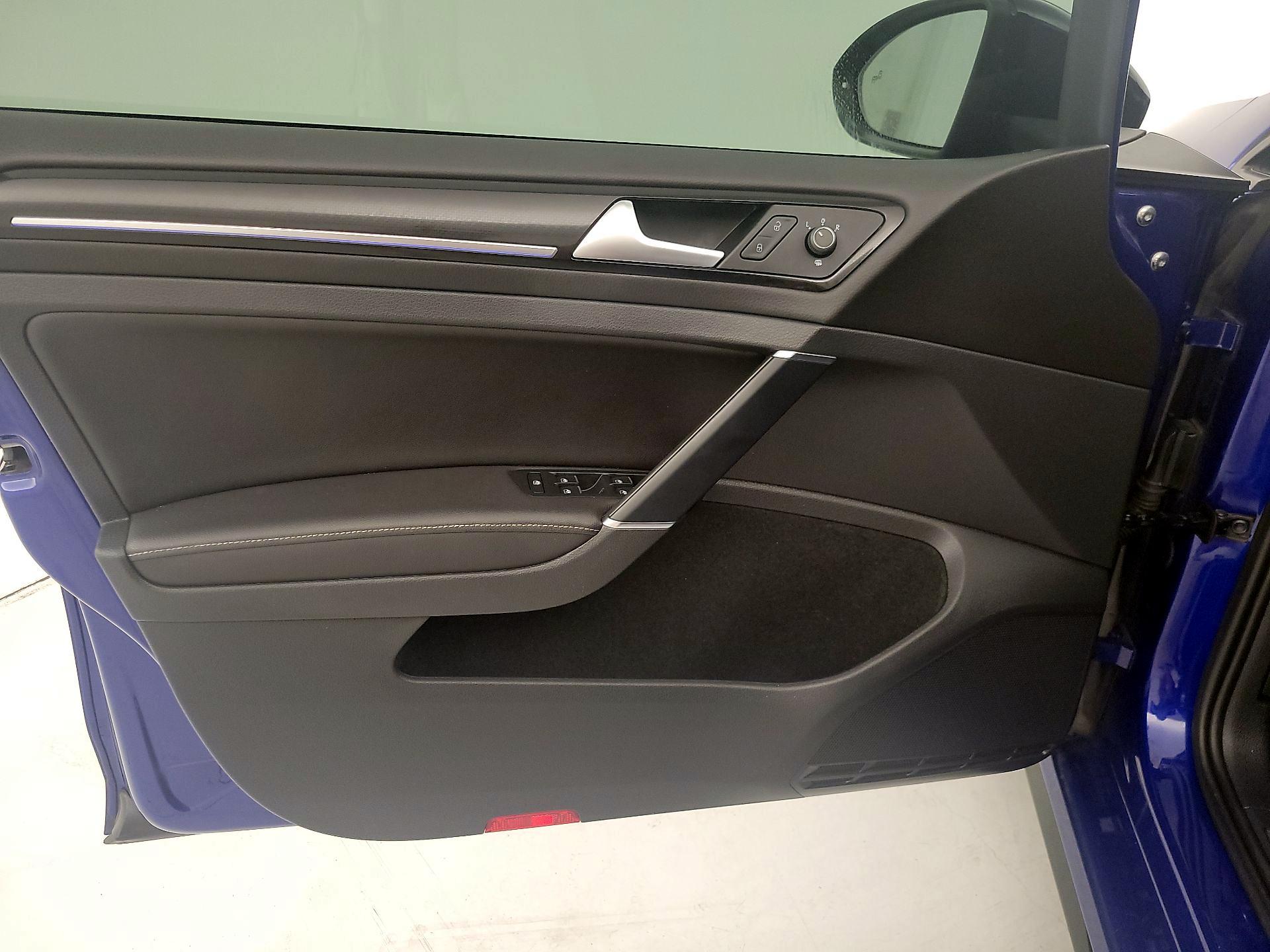 Thumbnail: 2019 Volkswagen Golf - 12
