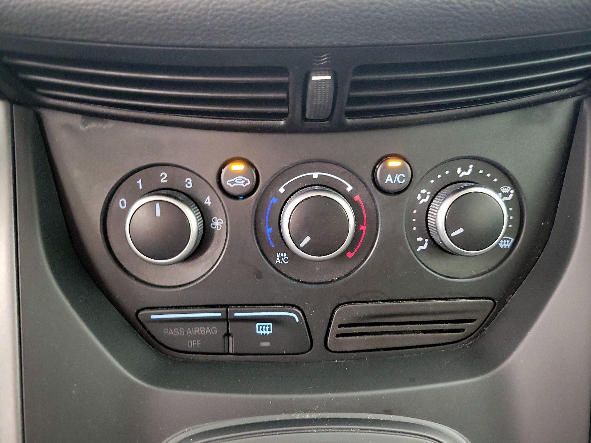 Thumbnail: 2014 Ford Escape - 16