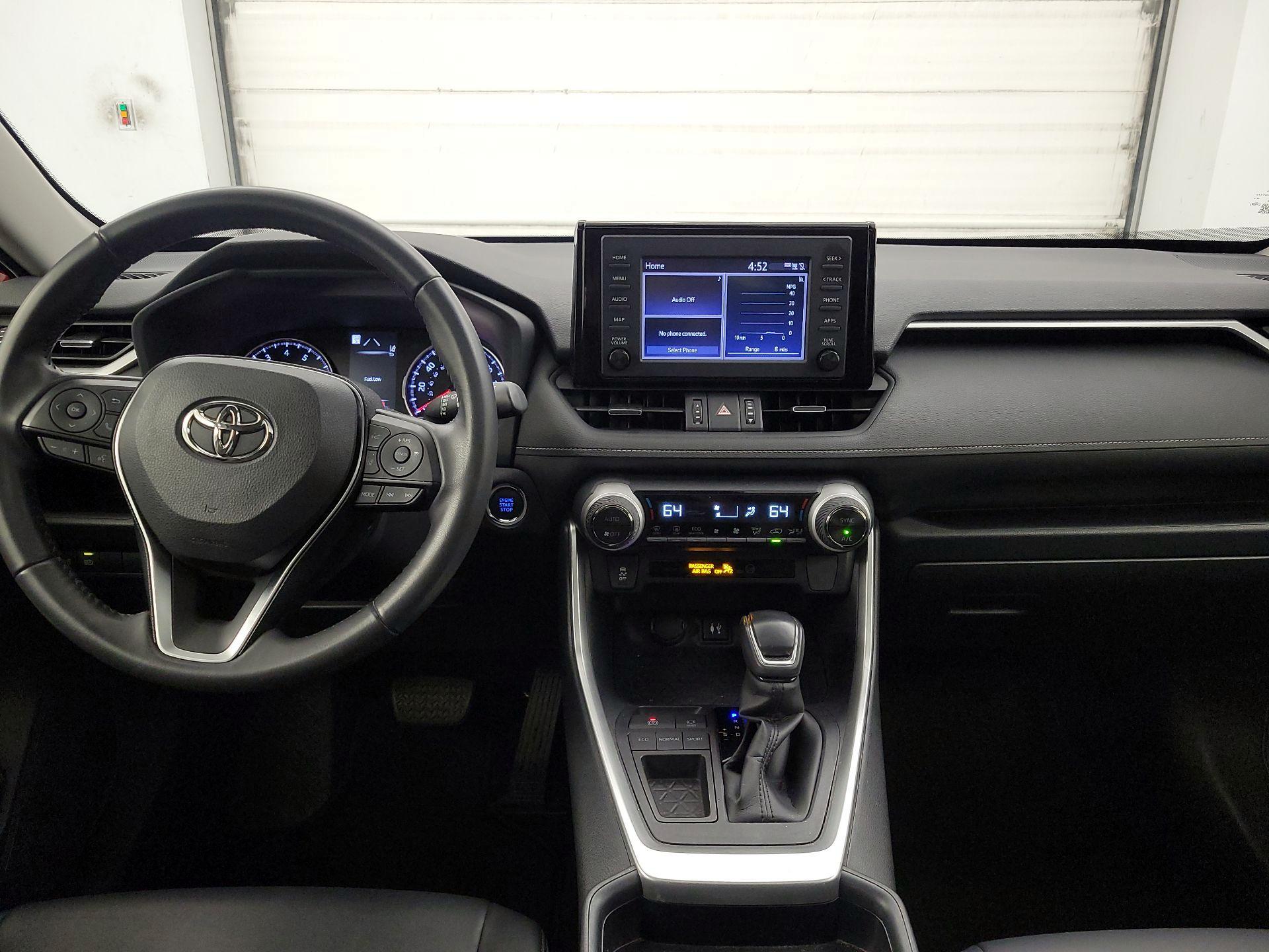 Thumbnail: 2019 Toyota RAV4 - 9