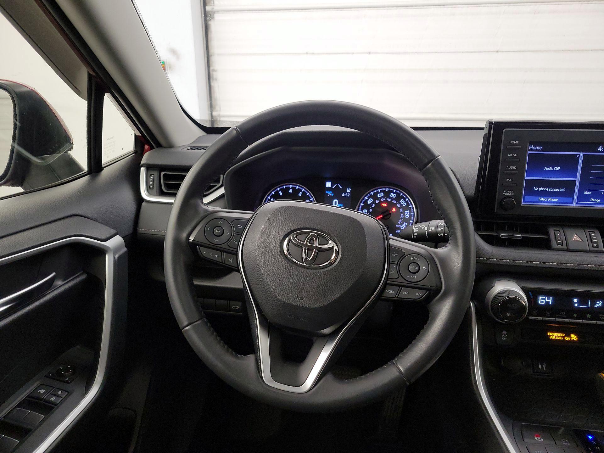 Thumbnail: 2019 Toyota RAV4 - 10