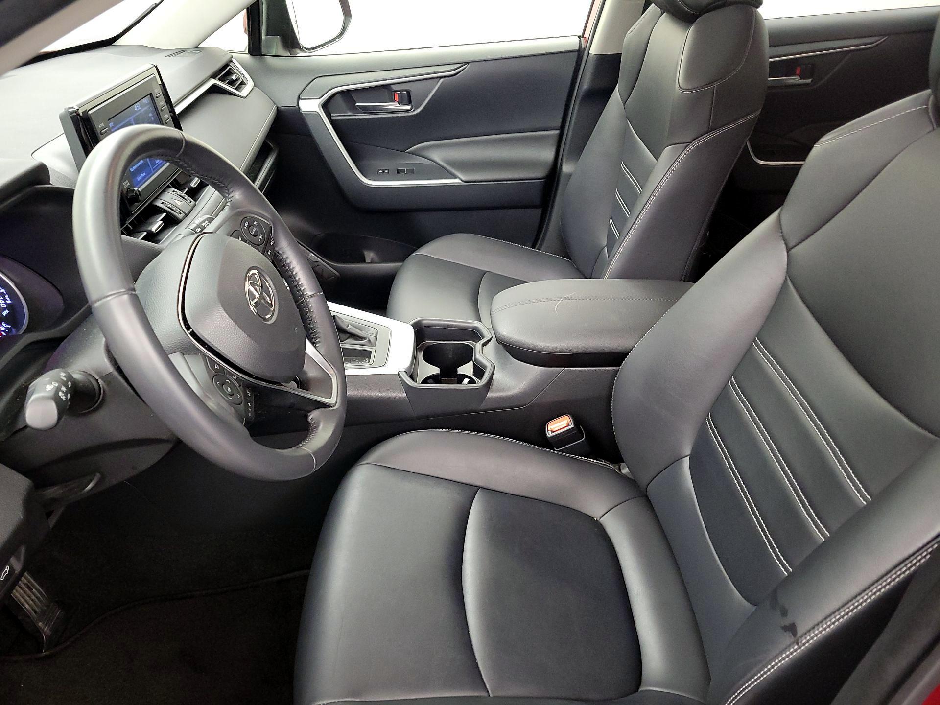 Thumbnail: 2019 Toyota RAV4 - 11