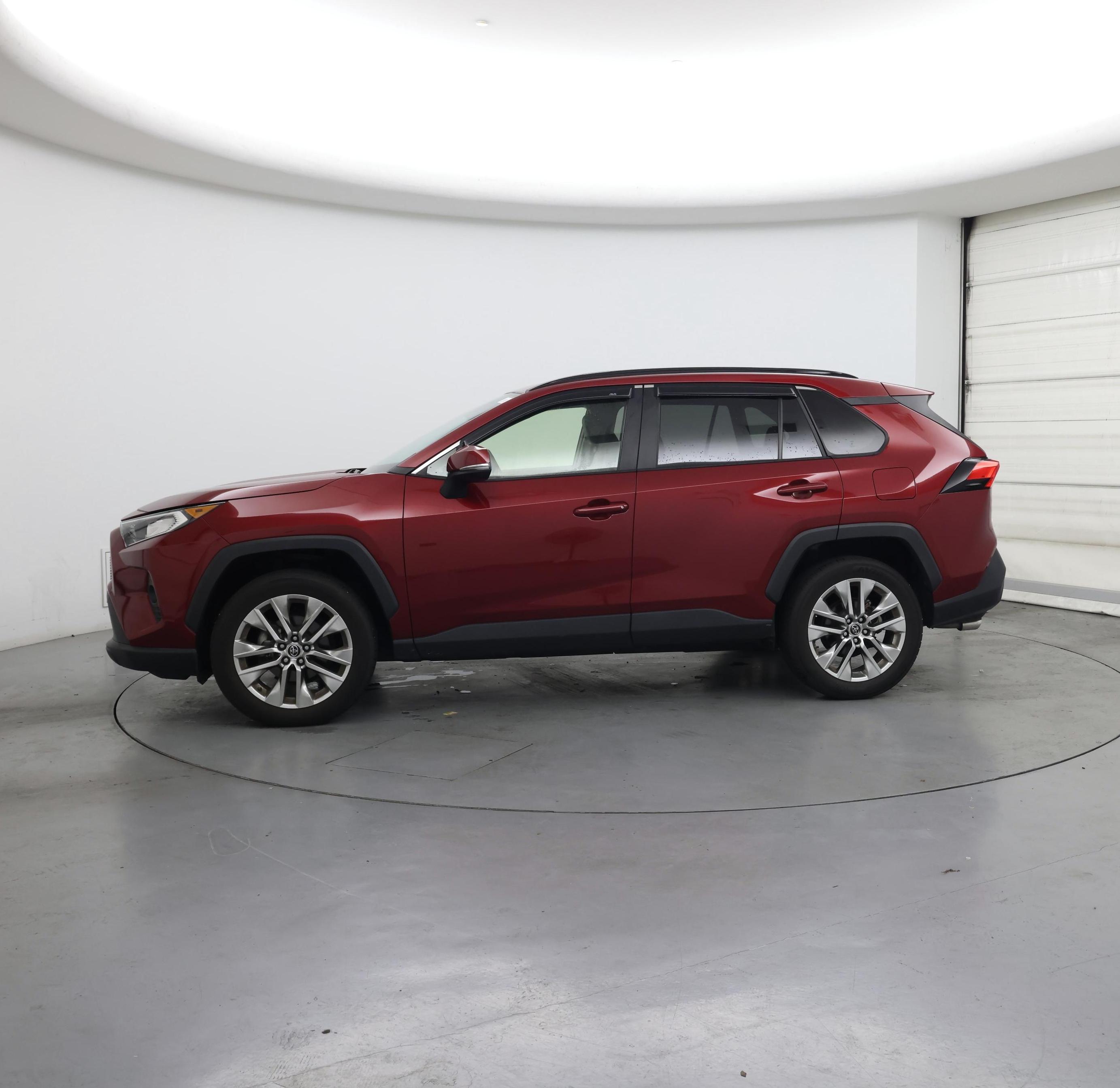 Thumbnail: 2019 Toyota RAV4 - 3